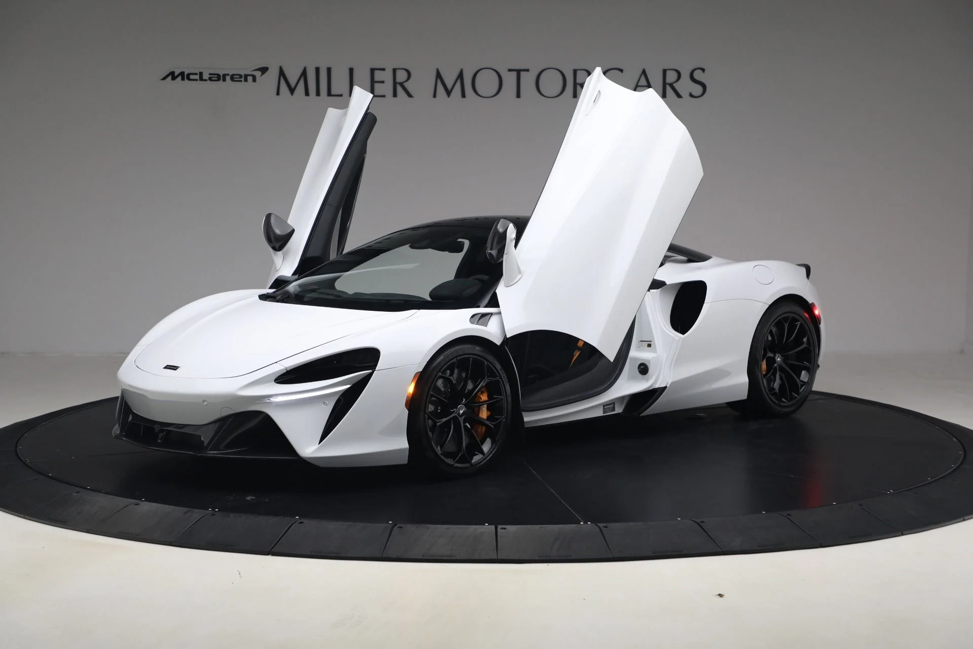 mph013_2641258982_Used_2023_Mc_Laren_Artura_c2ad0a4be9