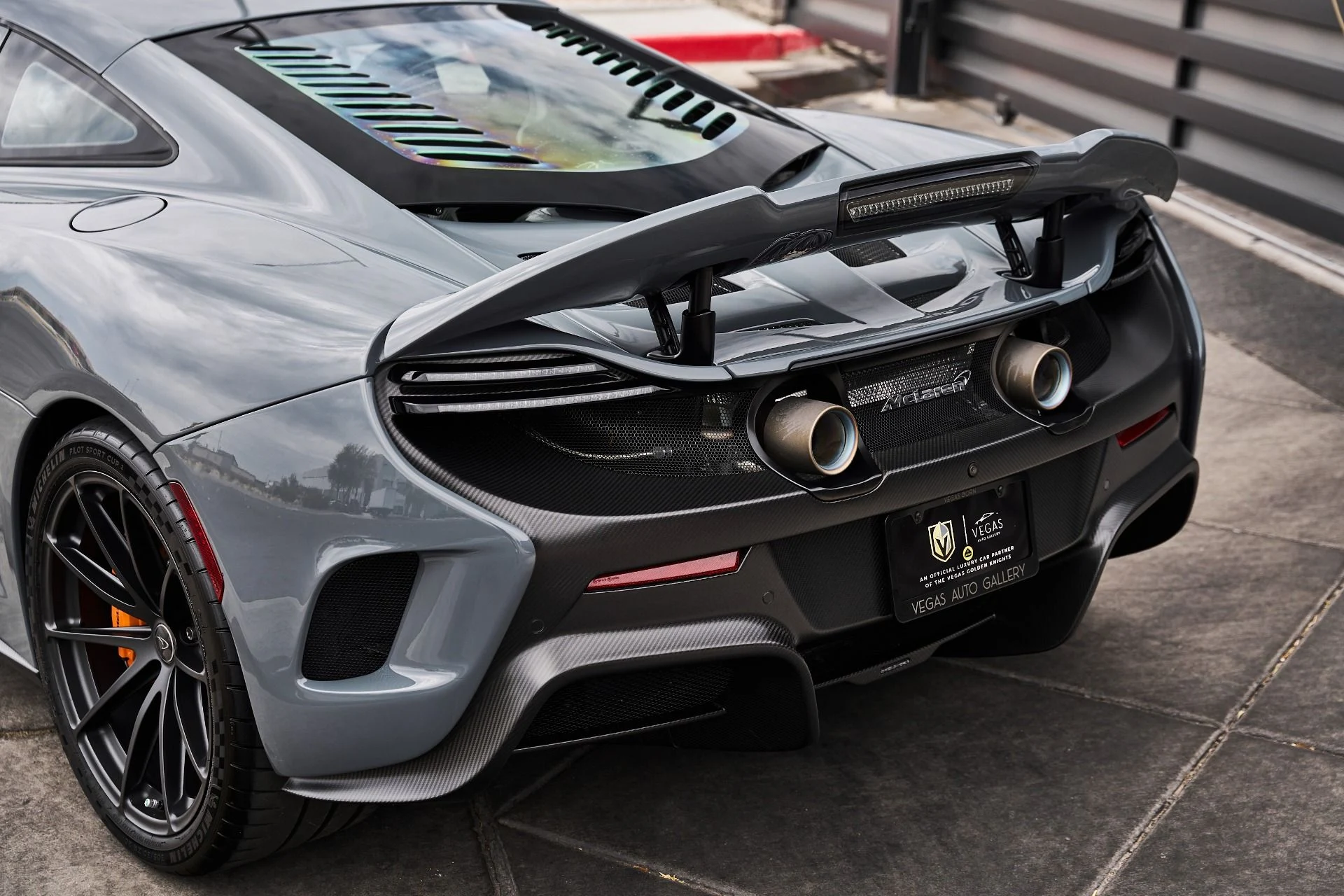 mph013_2647894641_Used_2016_Mc_Laren_675_LT_Base_1784331573_5b7b46432d