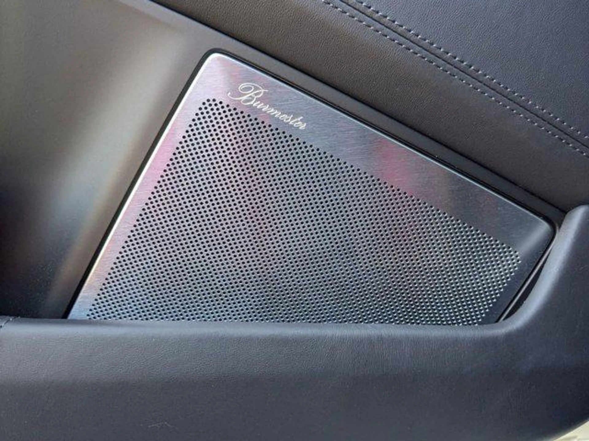 mph013_2651937910_jy9_U_Xu8v6k_As2_JN_Gu1xm_SNR_h_SI_90f9160295