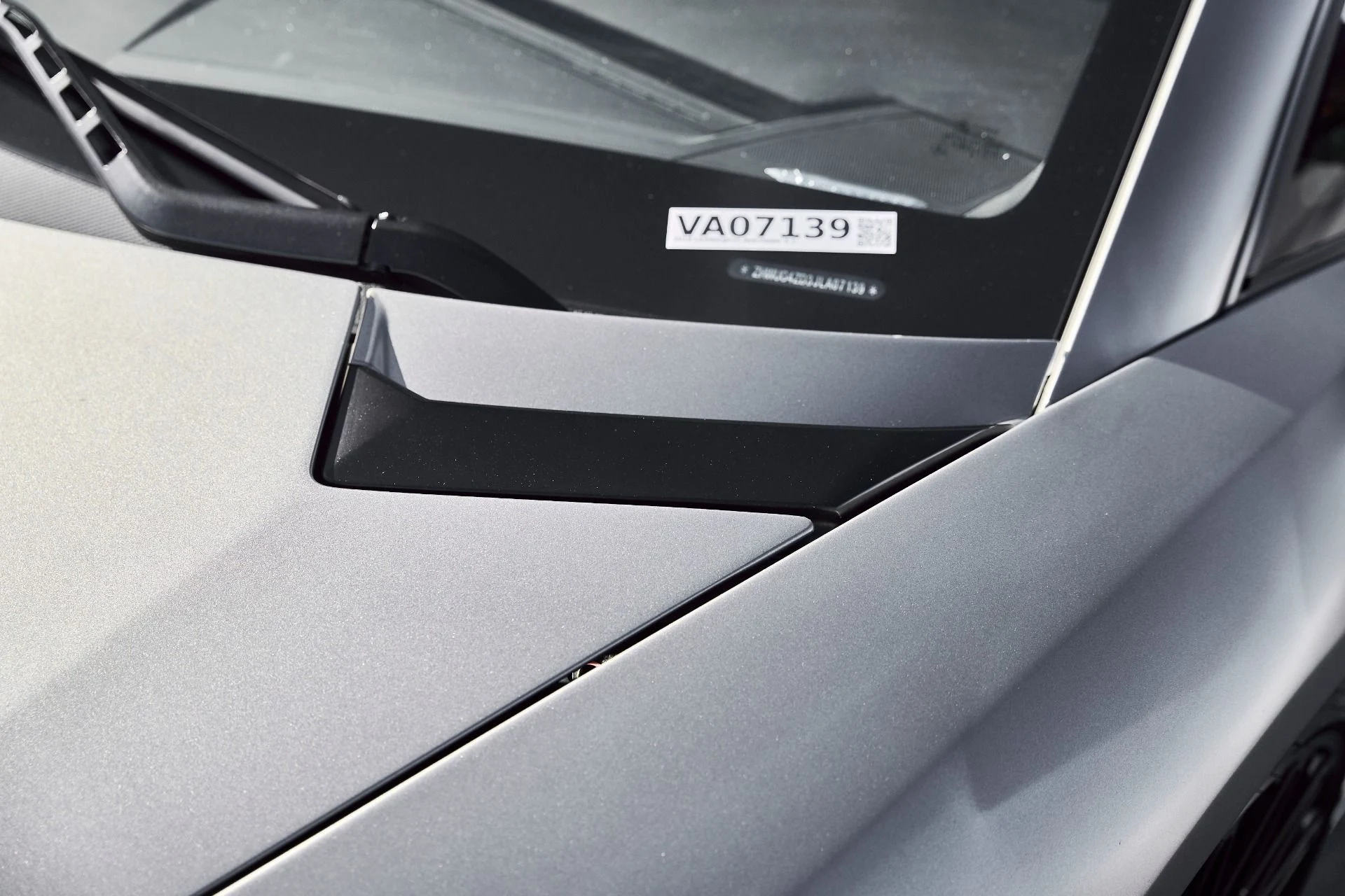 mph013_2656472068_Used_2018_Lamborghini_Aventador_S_Base_1773191788_8dc05ecc82