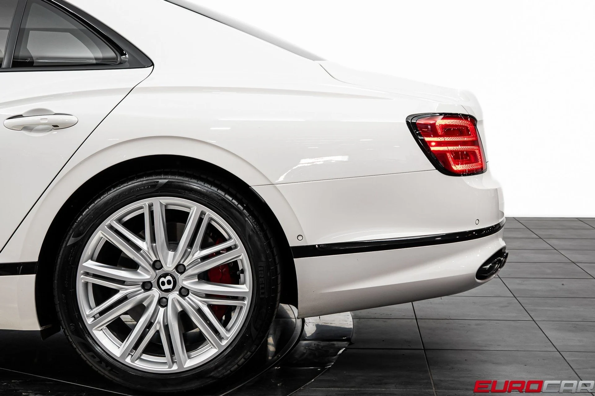 mph013_2663444137_image_14_5c1ab0667c