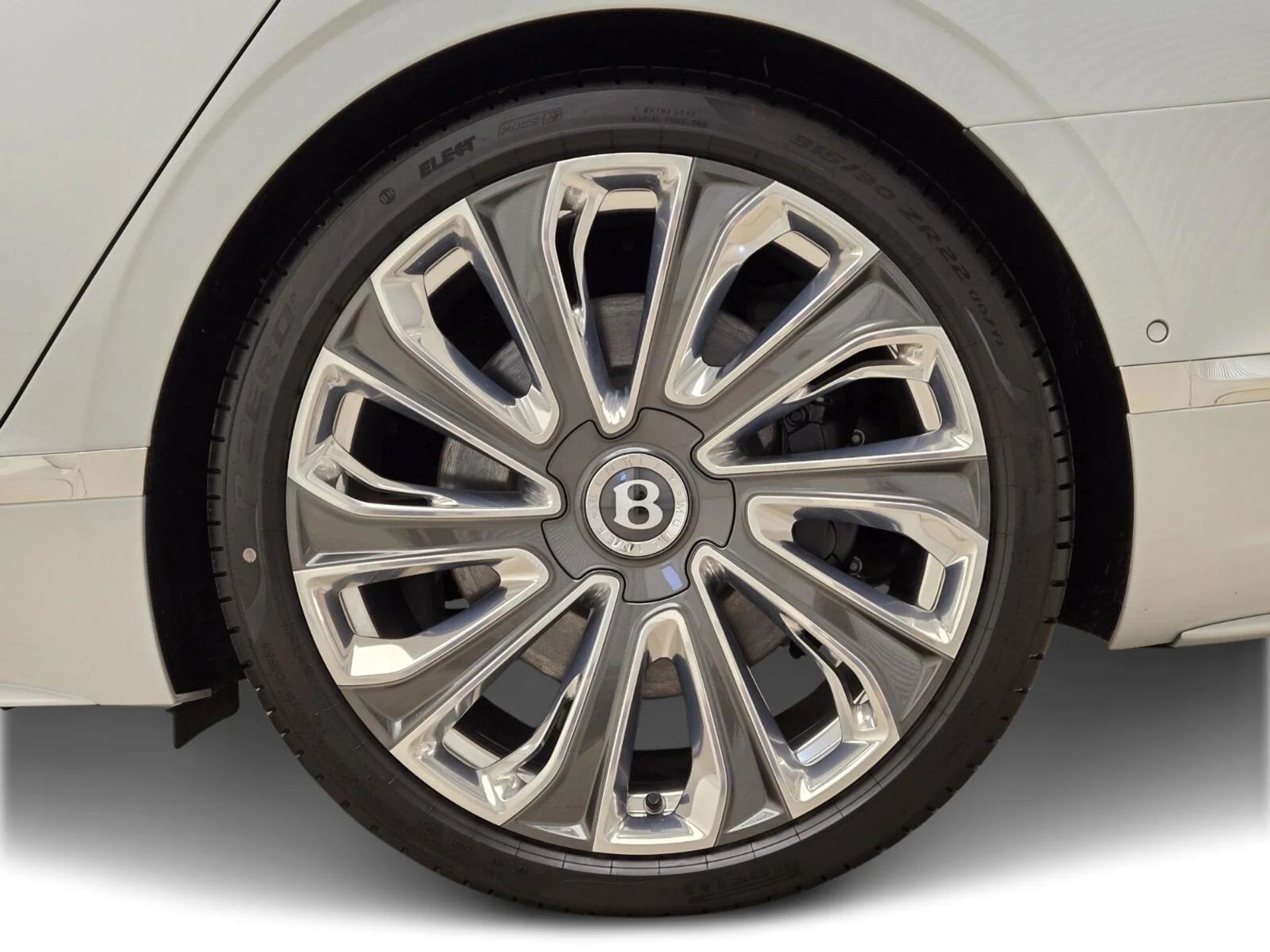 mph013_2665227901_Used_2025_Bentley_Flying_Spur_Speed_1760420777_a8a6bd2d9d