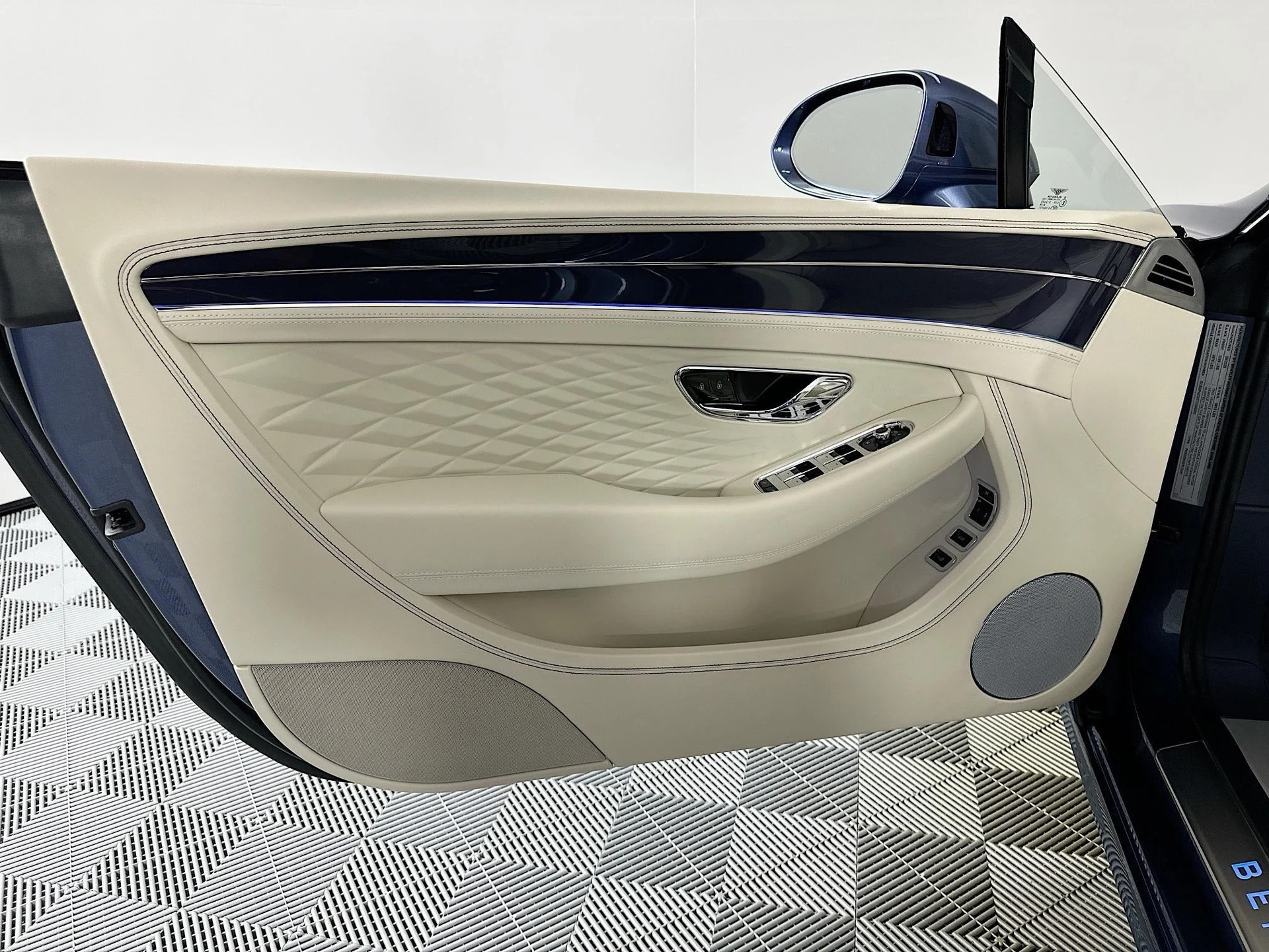 mph013_2673482173_14_221a4bd982