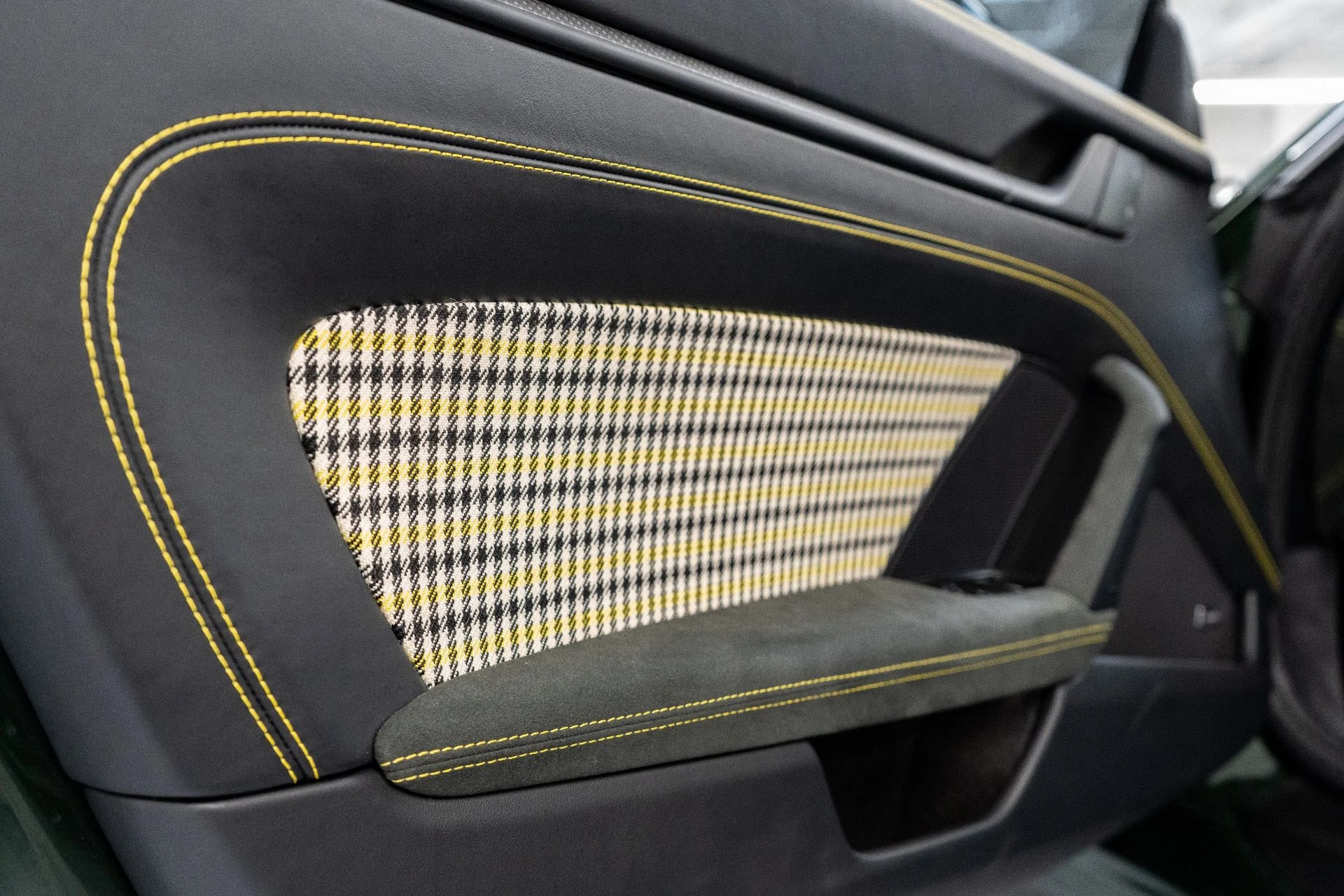 mph013_2678835094_Used_2026_Porsche_911_GT_3_1766611800_91149bb549