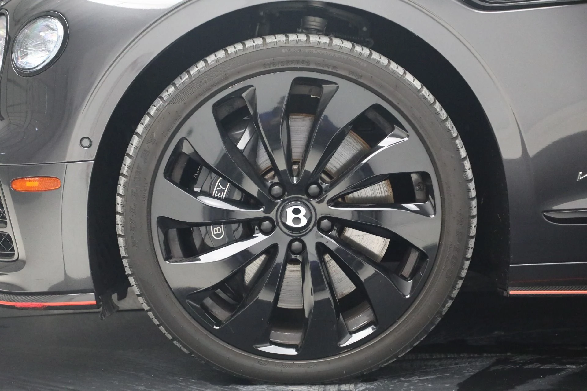 mph013_2680353799_Used_2022_Bentley_Flying_Spur_V8_1770156779_dc723eaf1f