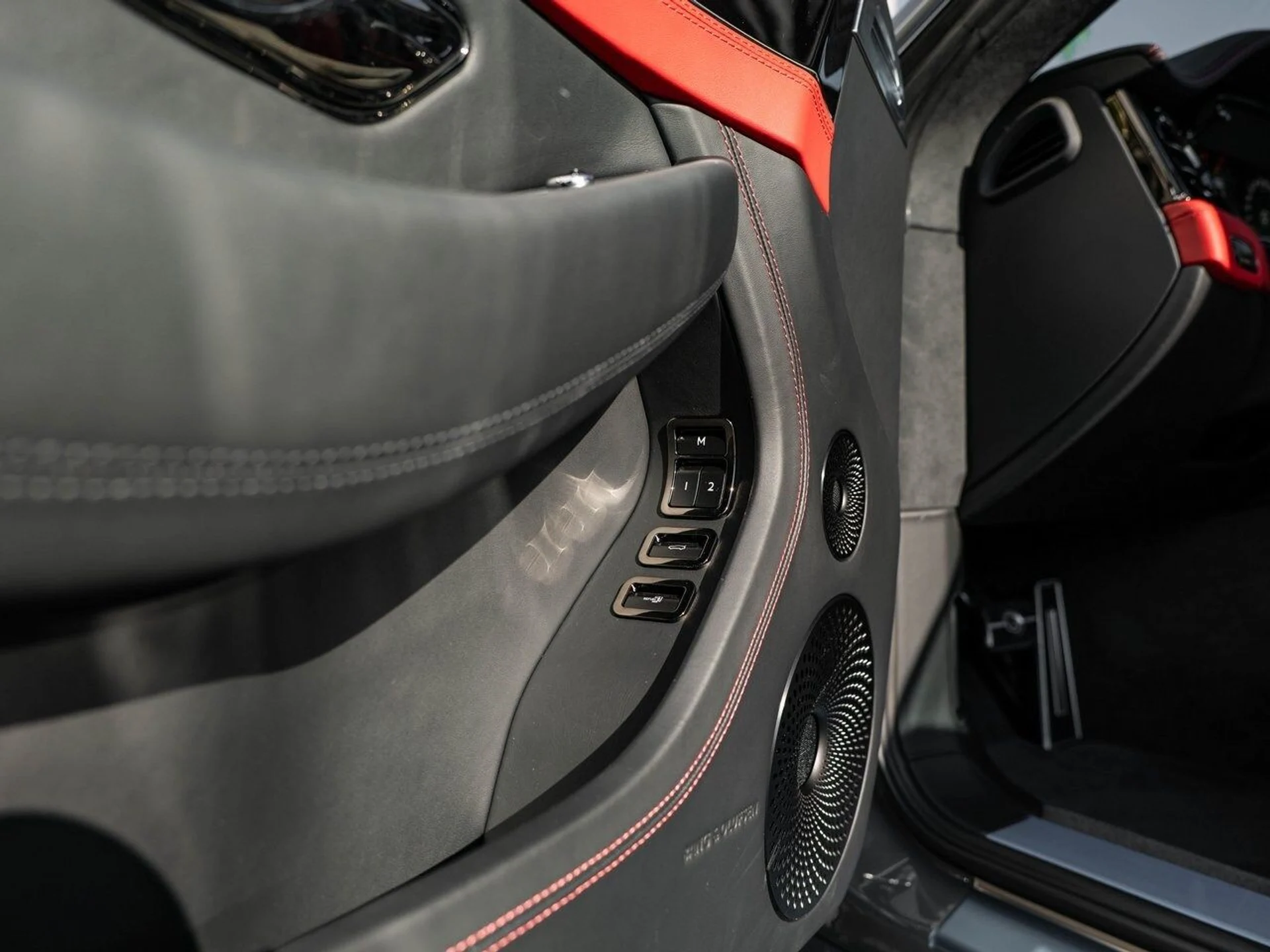 mph013_2683717580_c28412c28b46aa8d617f0468b8e44190x_f34fd74789