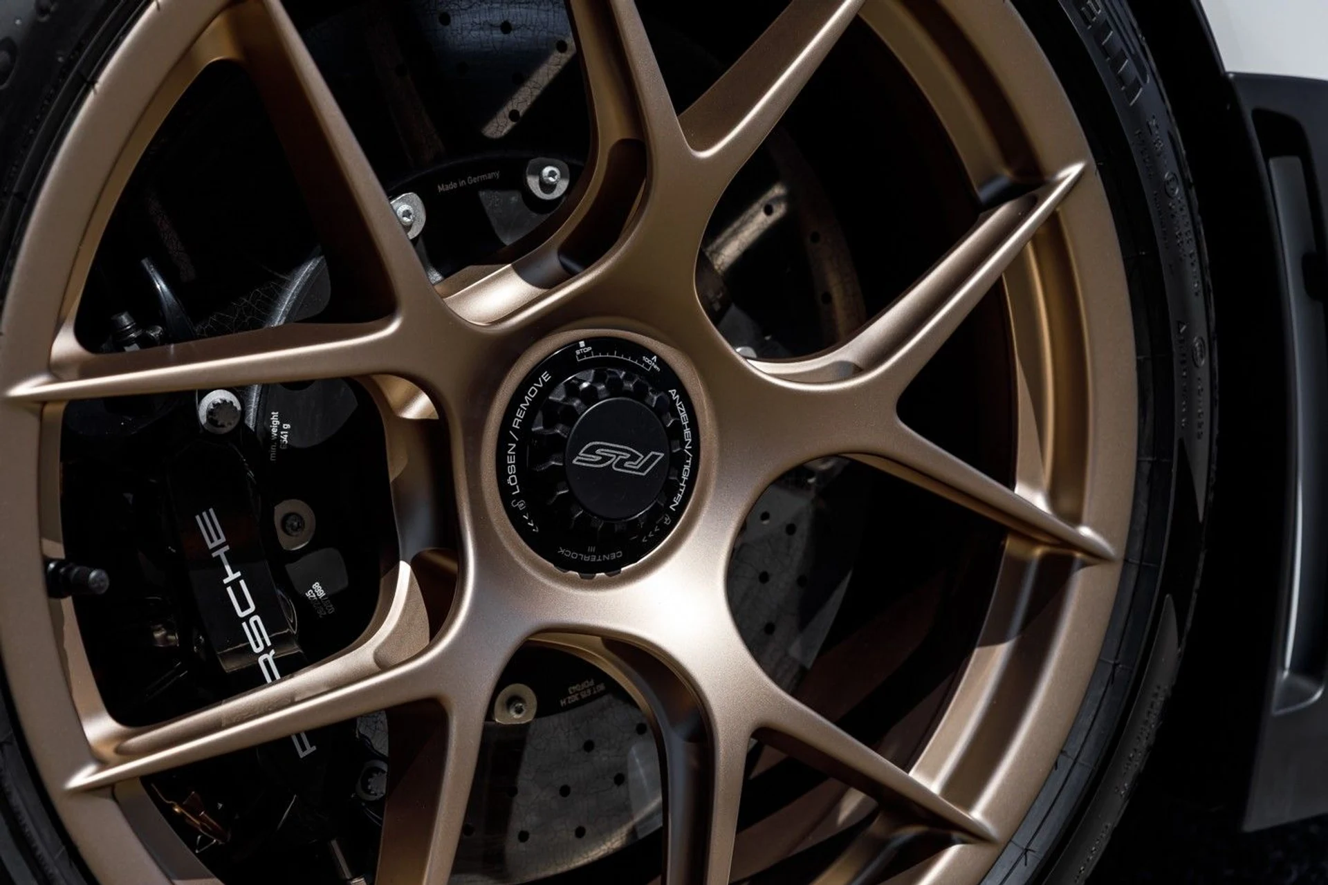 mph013_2684623234_645_p14_l_c1b46268c6