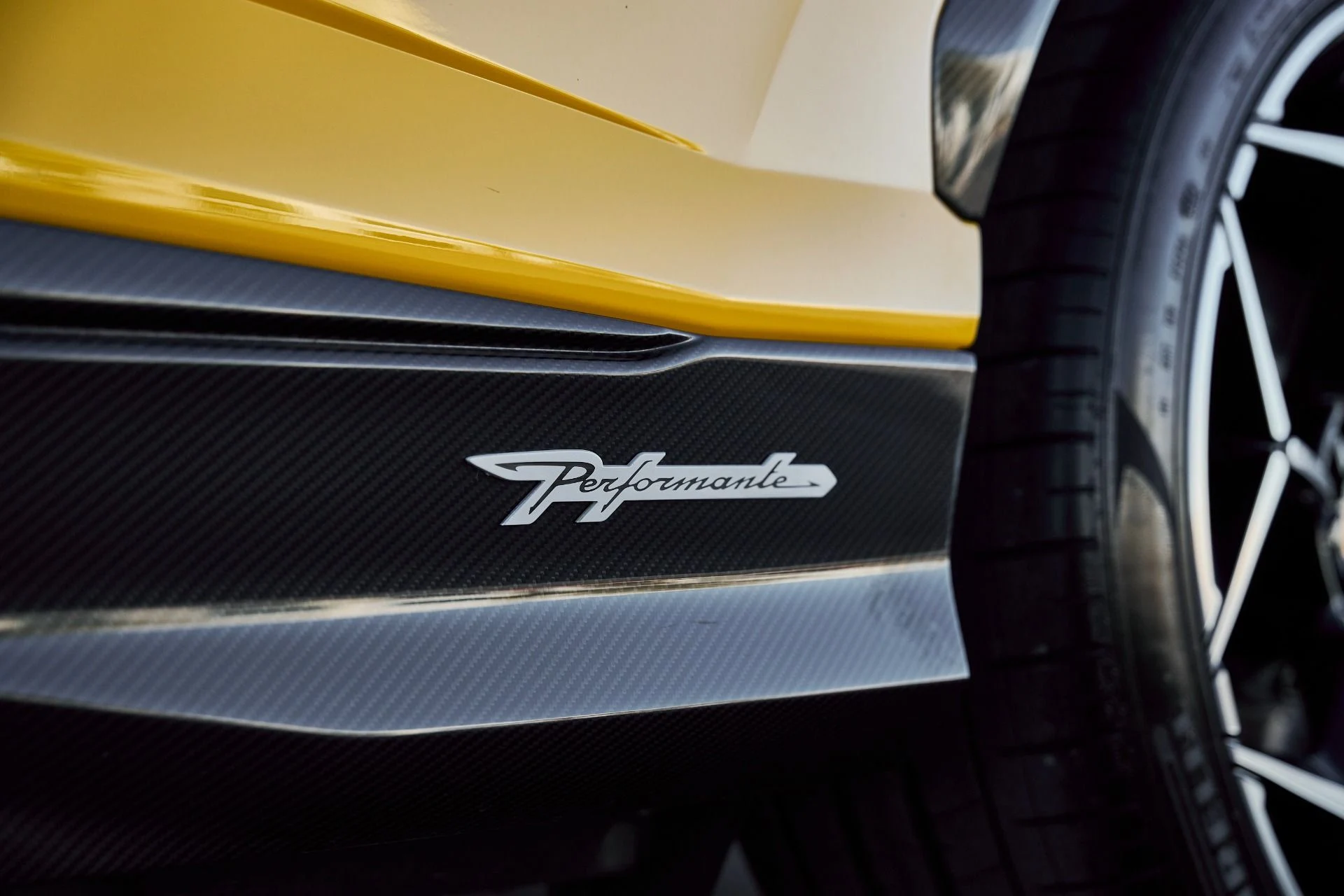 mph013_2685058218_Used_2024_Lamborghini_Urus_Performante_1768011551_a2f89a559a