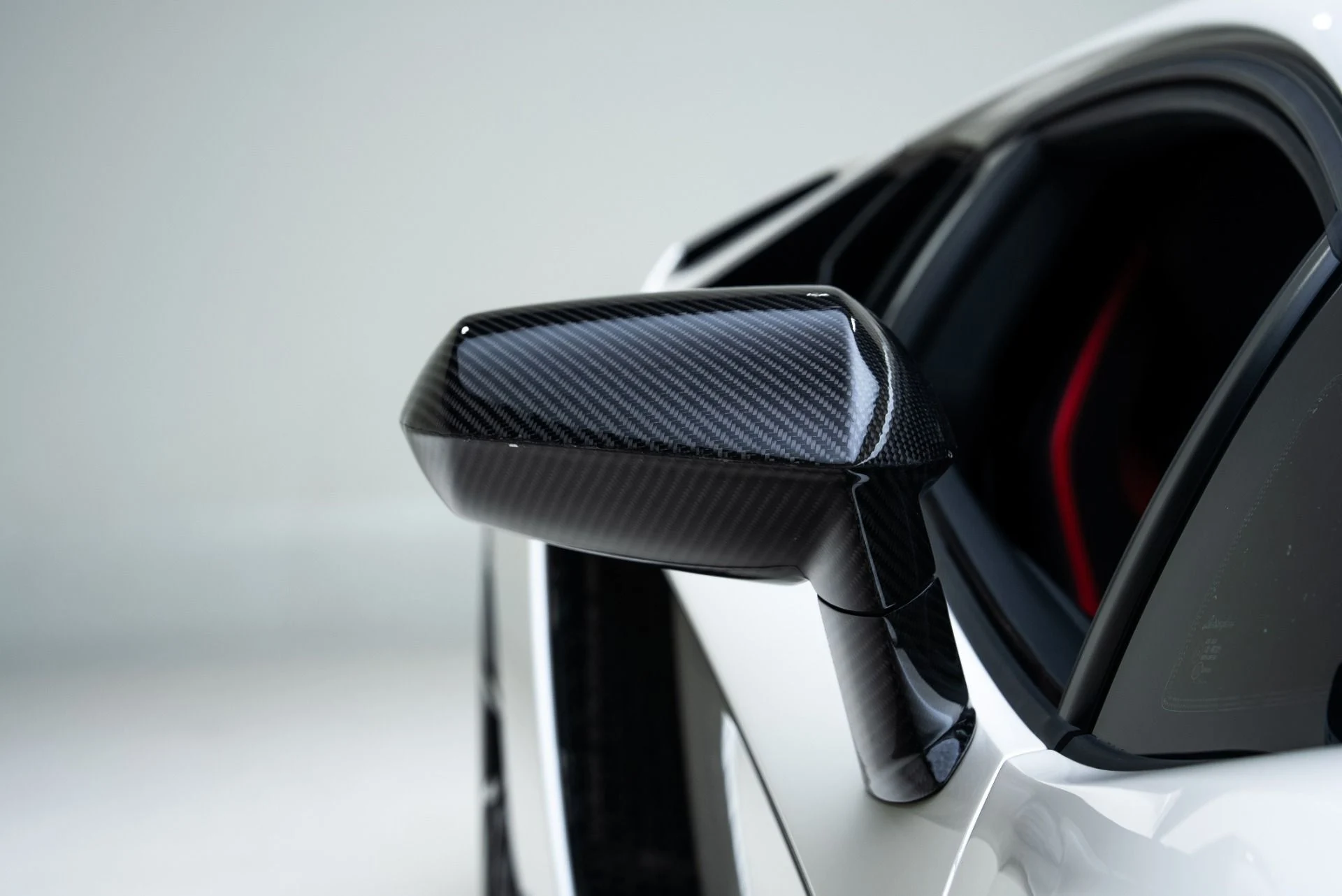 mph013_2686652147_Used_2017_Lamborghini_Aventador_LP_740_4_S_1775604663_740e3c0761