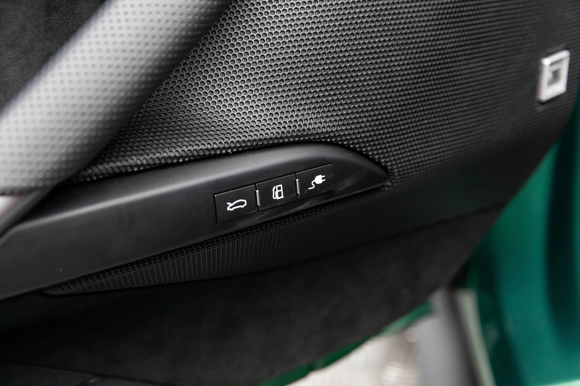 mph013_2689826974_ee13b6225d064a77b87864aaf114b9bf_b482ba6b4a