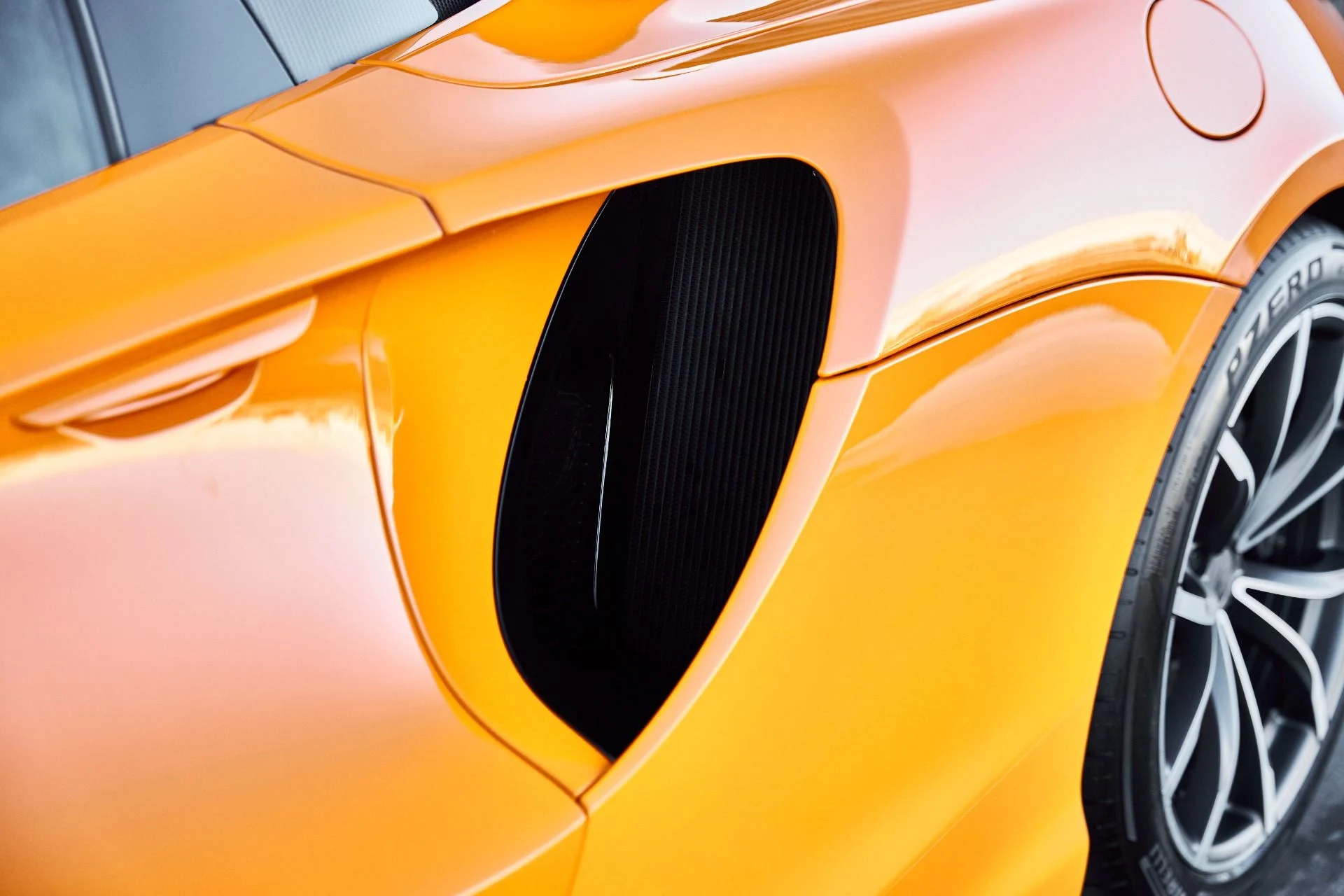 mph013_269293861_Used_2025_Mc_Laren_Artura_Performance_1769481797_f284029088