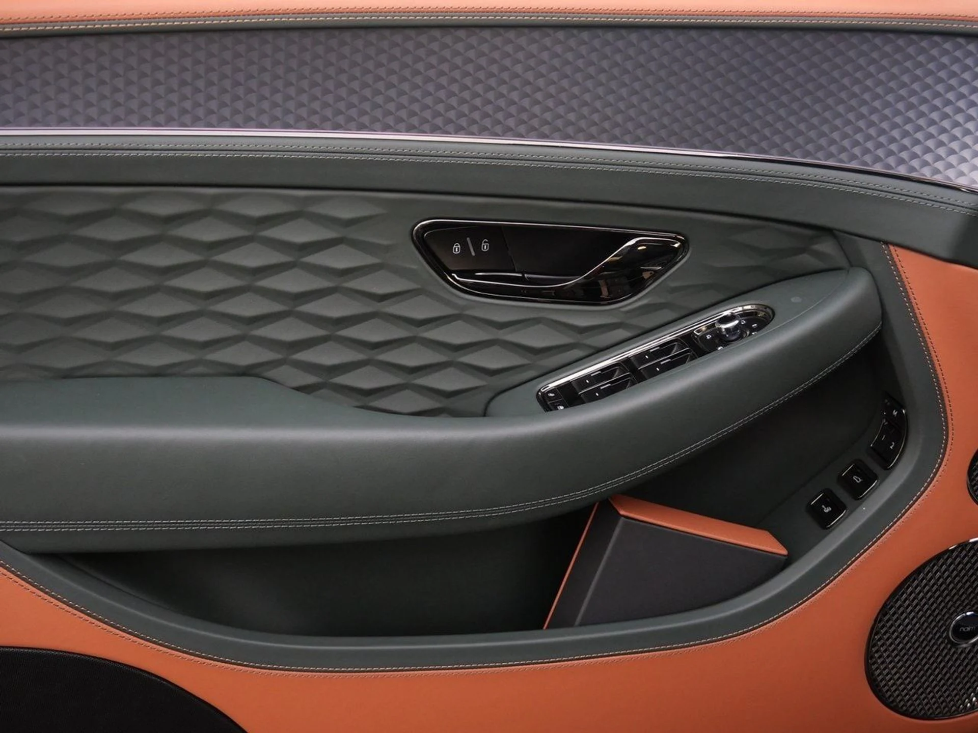 mph013_2701279898_6f0d97b4d305b847bb72c3d0771ebd3cx_5f5b87fd7c