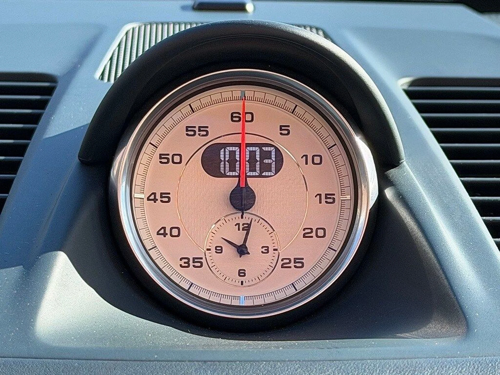 mph013_2702707067_204c26b37aaa3620bbf87f676bb847f0x_ae08d42915