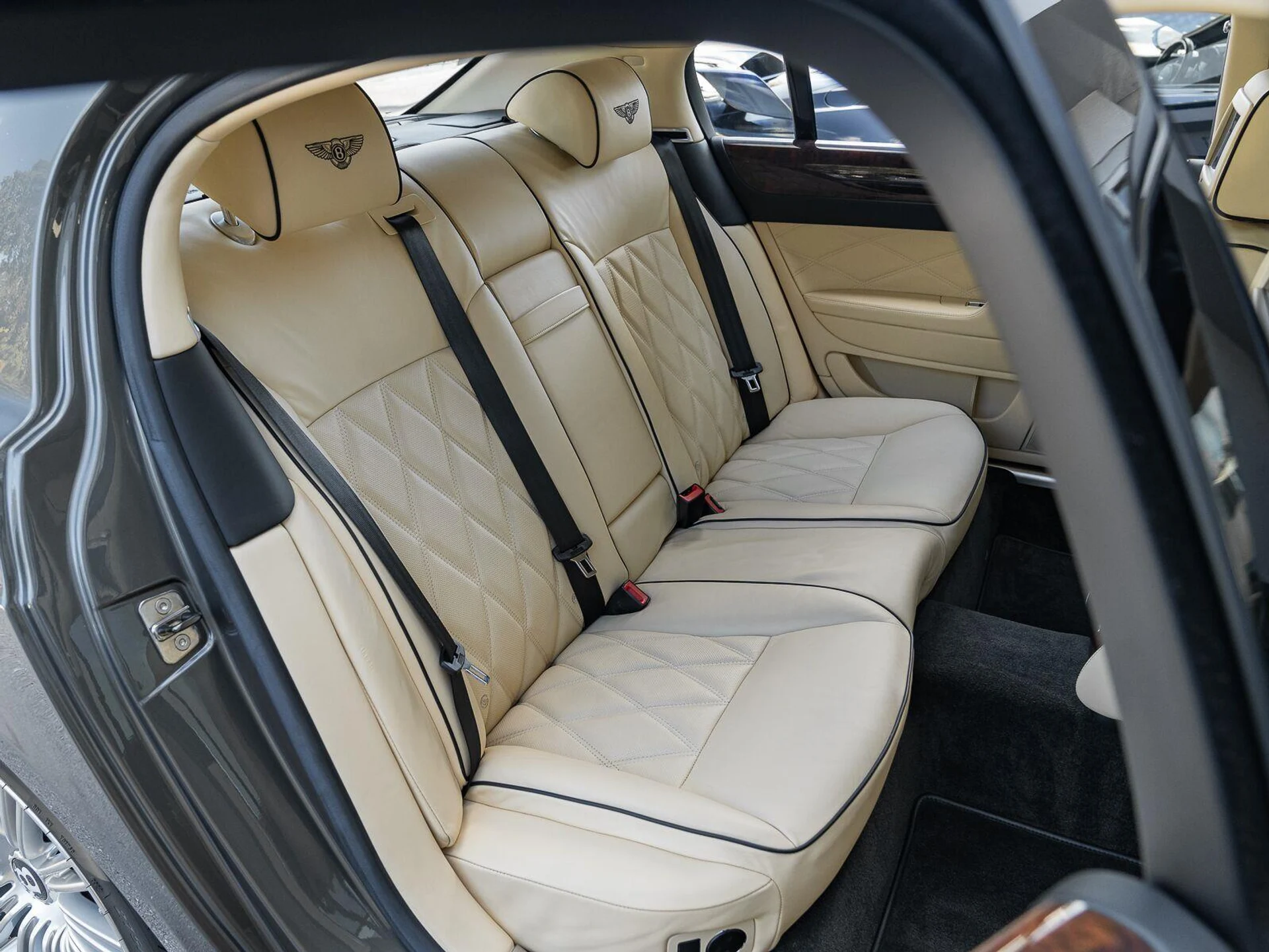 mph013_2703432974_Used_2011_Bentley_Continental_Flying_Spur_Speed_1792185134_af4d640813