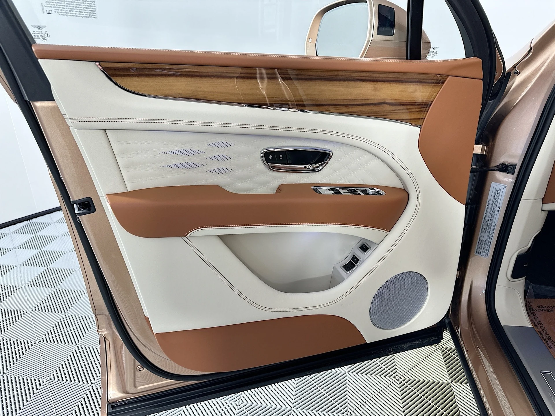 mph013_2717122234_14_a8c7df4644