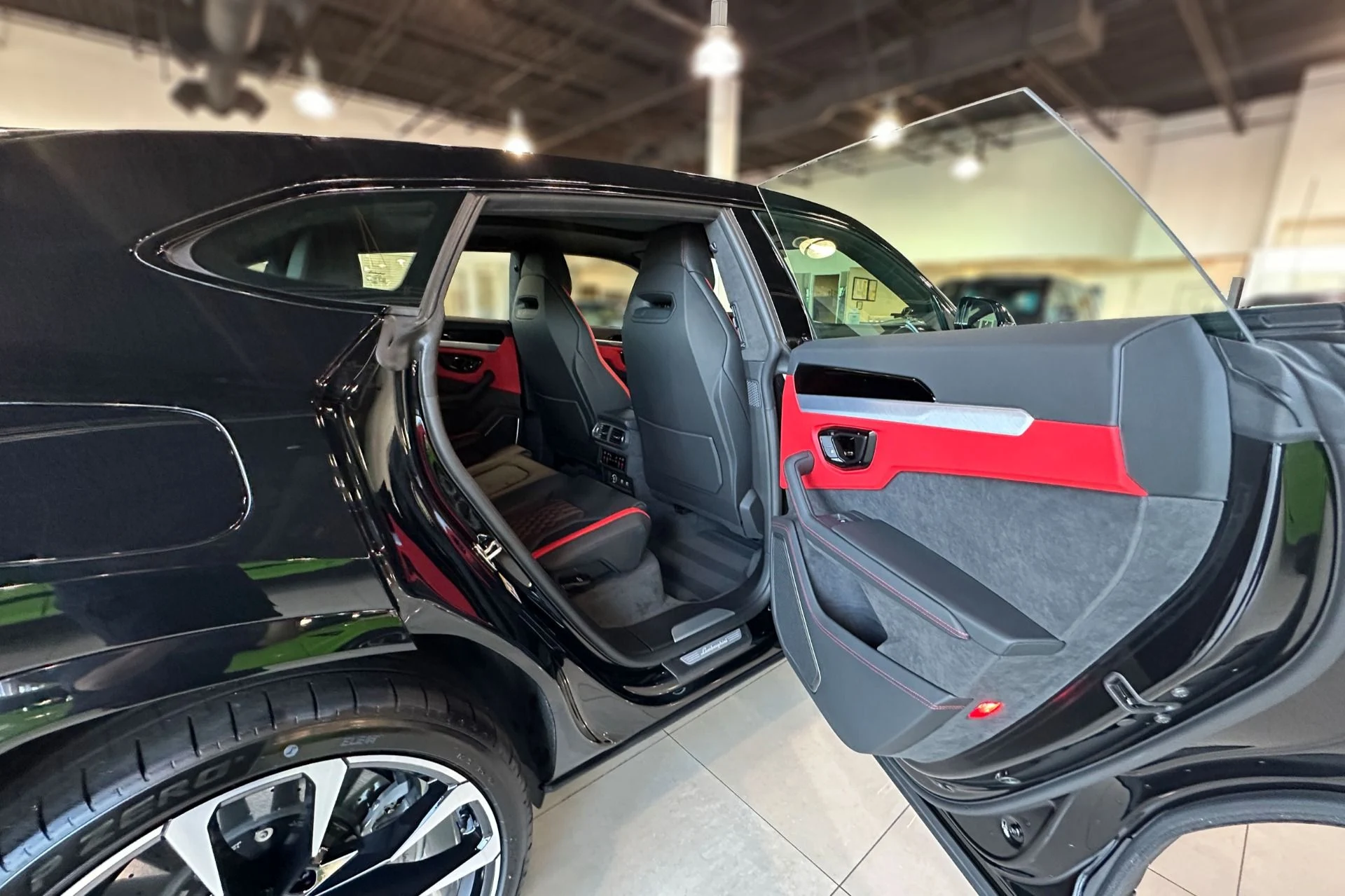 mph013_2720350794_New_2026_Lamborghini_Urus_SE_1791809466_471d362937