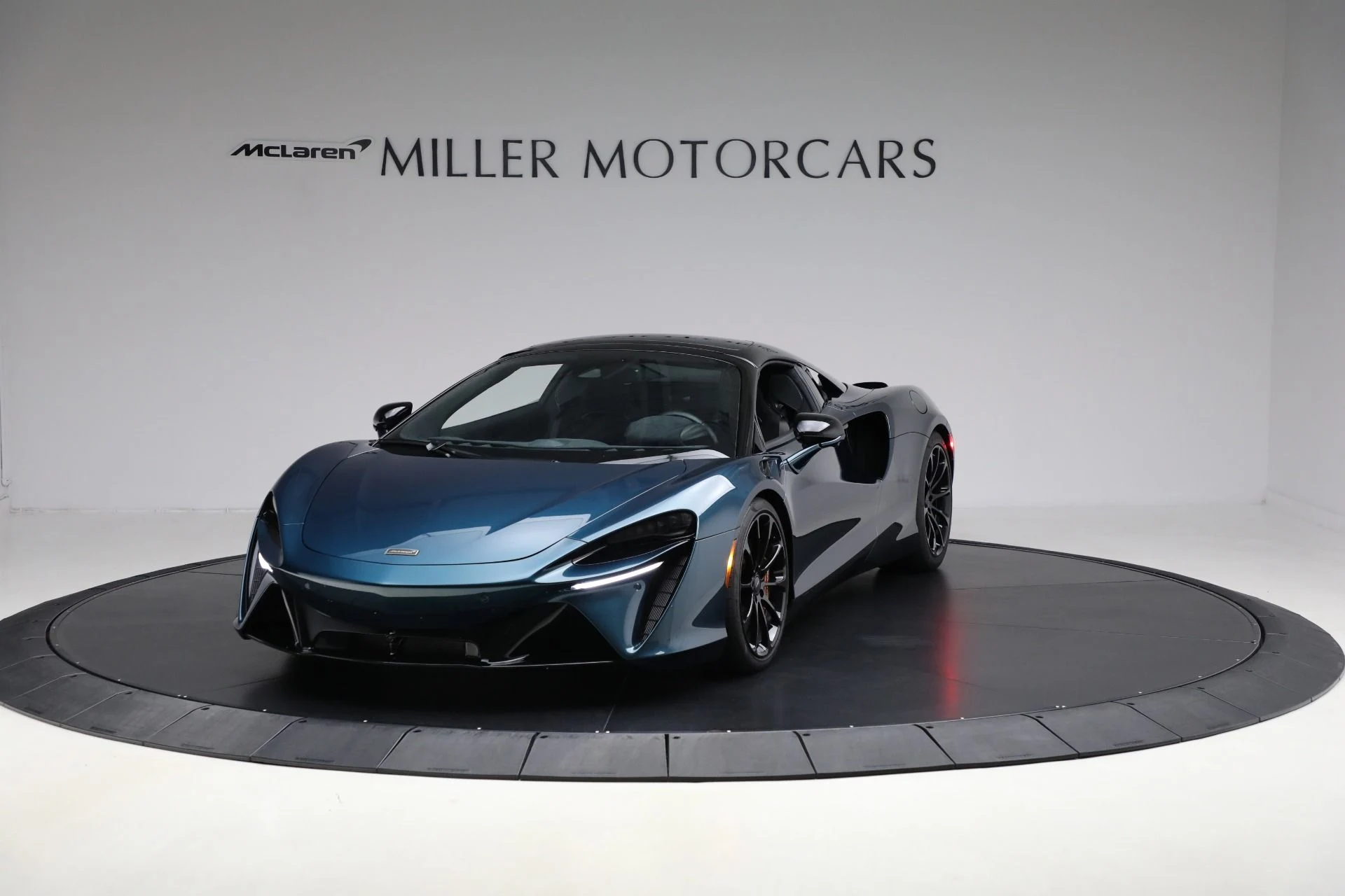 mph013_2722753734_Used_2025_Mc_Laren_Artura_Spider_c78a716d8c