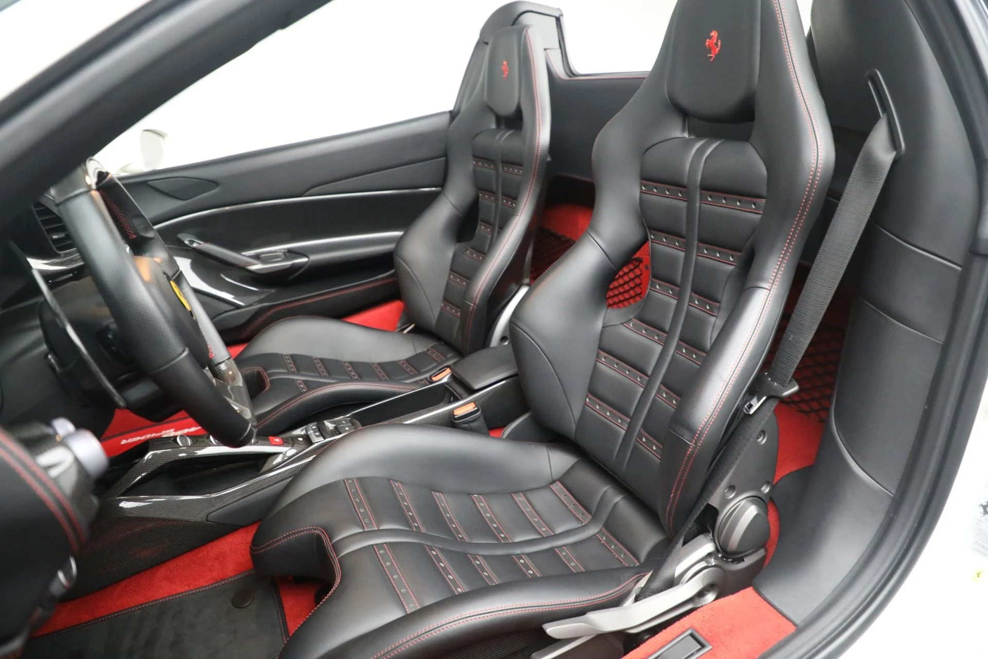 mph013_2731094518_Used_2016_Ferrari_488_Spider_1789756866_3d649be338