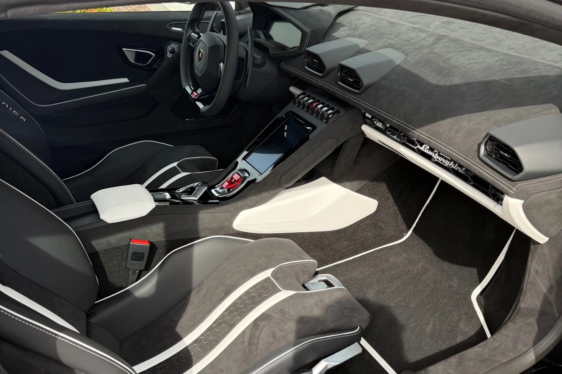 mph013_2734697179_Used_2024_Lamborghini_Huracan_Tecnica_1749685909_926143b2d6