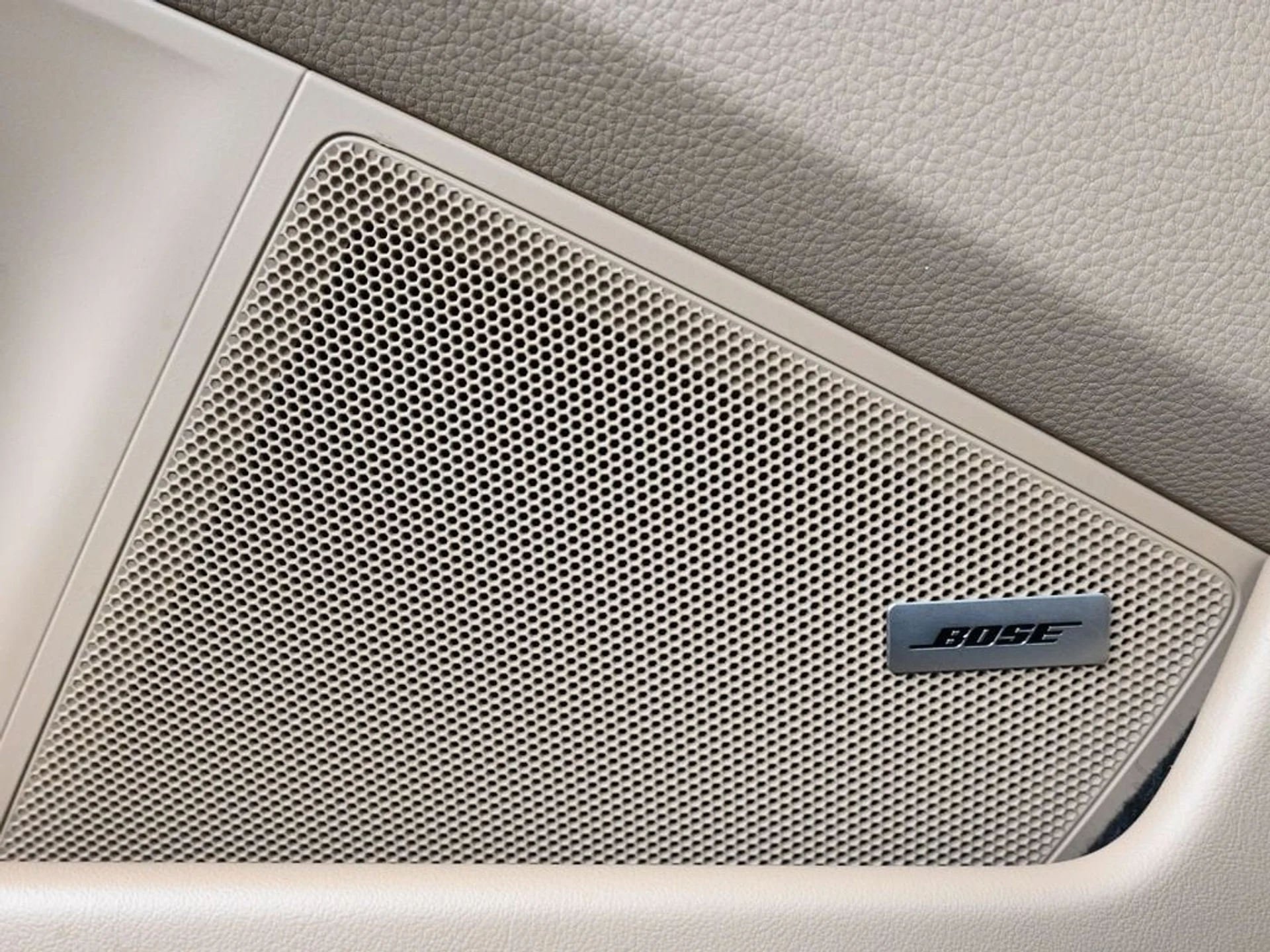 mph013_273613216_2f8b0c1781e23e9316aadd3f6cb843f0x_2164a48f4d