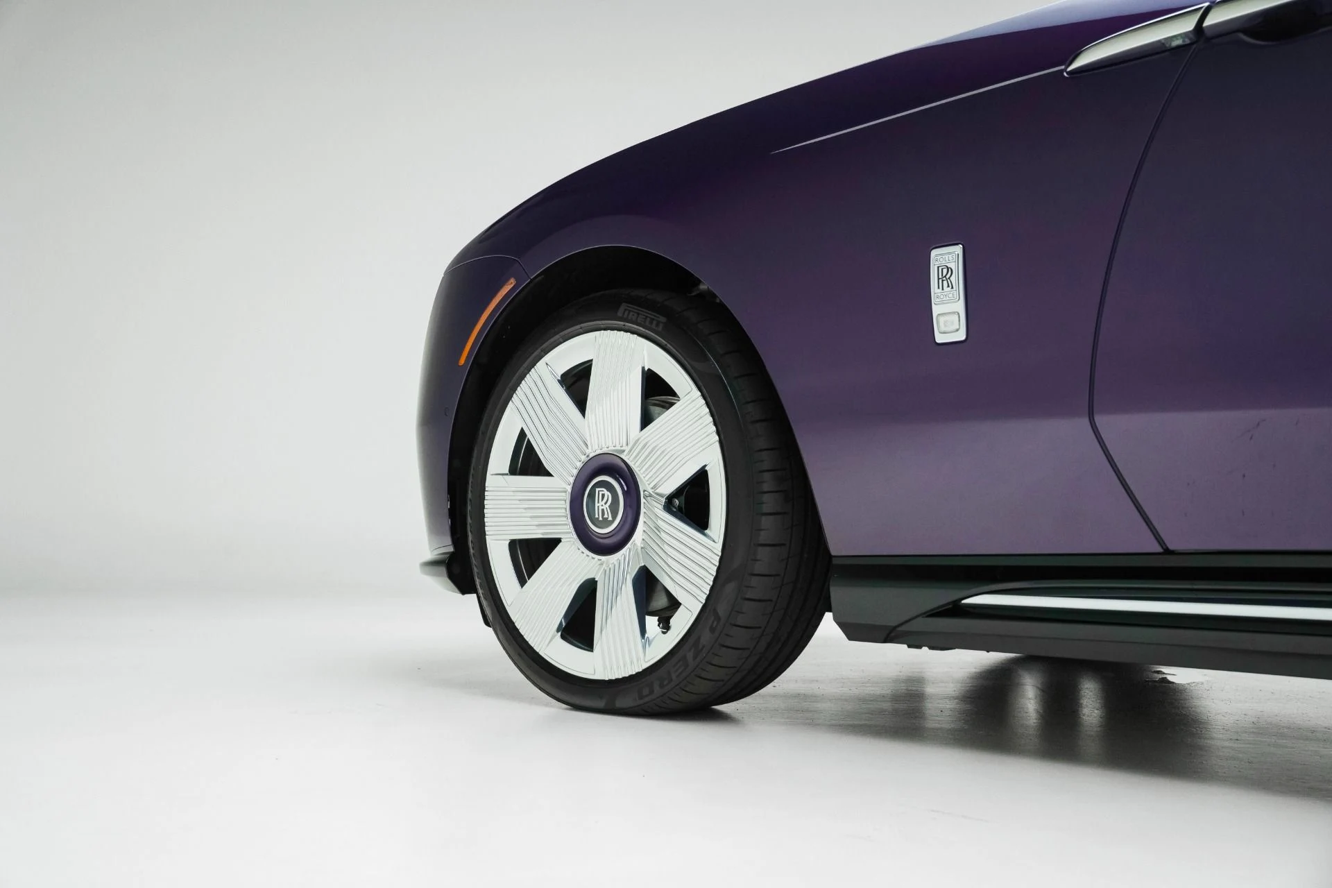 mph013_2740542076_Used_2024_Rolls_Royce_Spectre_1781198063_ce016fb3b6
