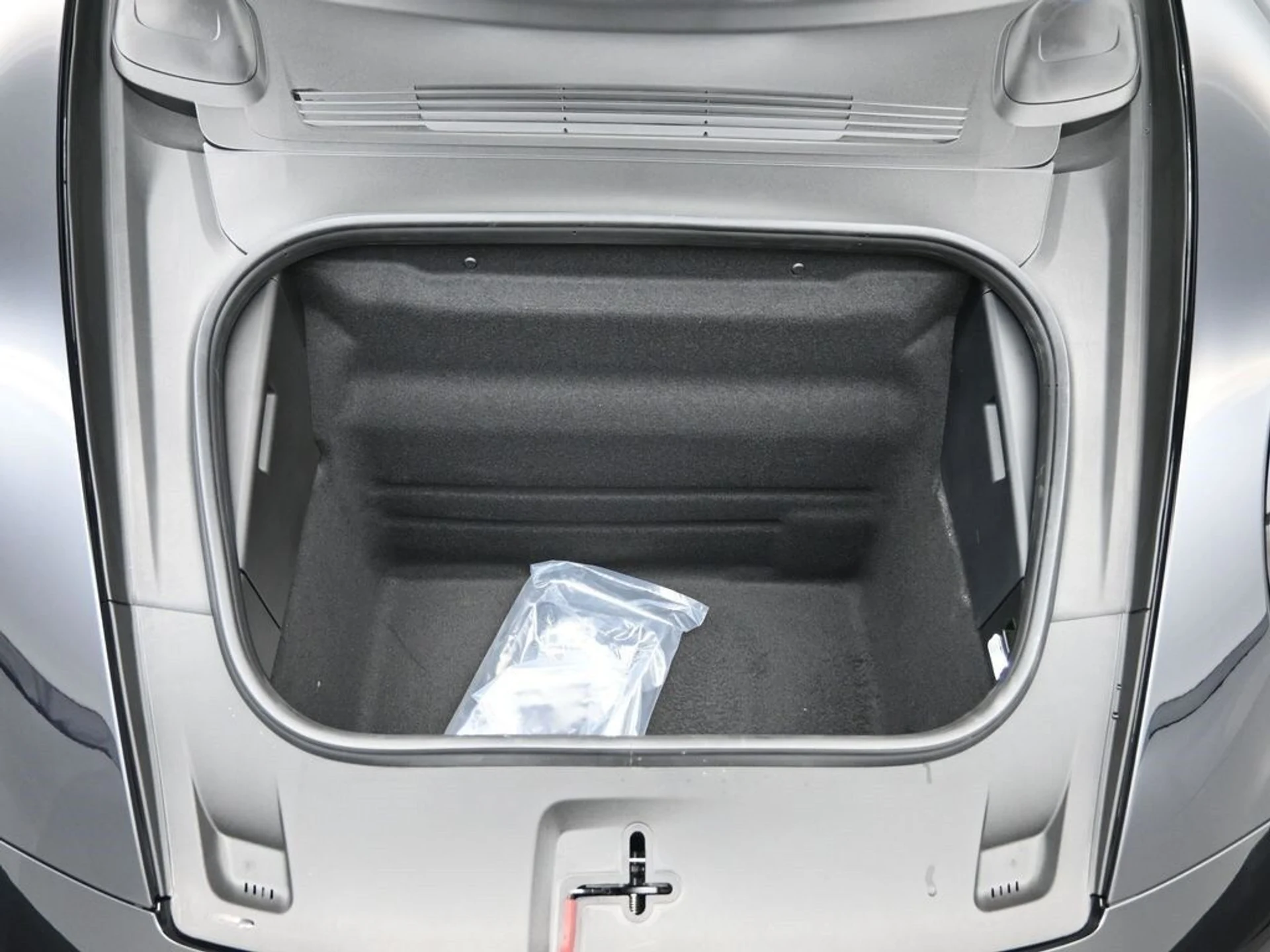 mph013_2741918454_4bf7fc5b052168f6255327dbb271f998x_72a72085a2