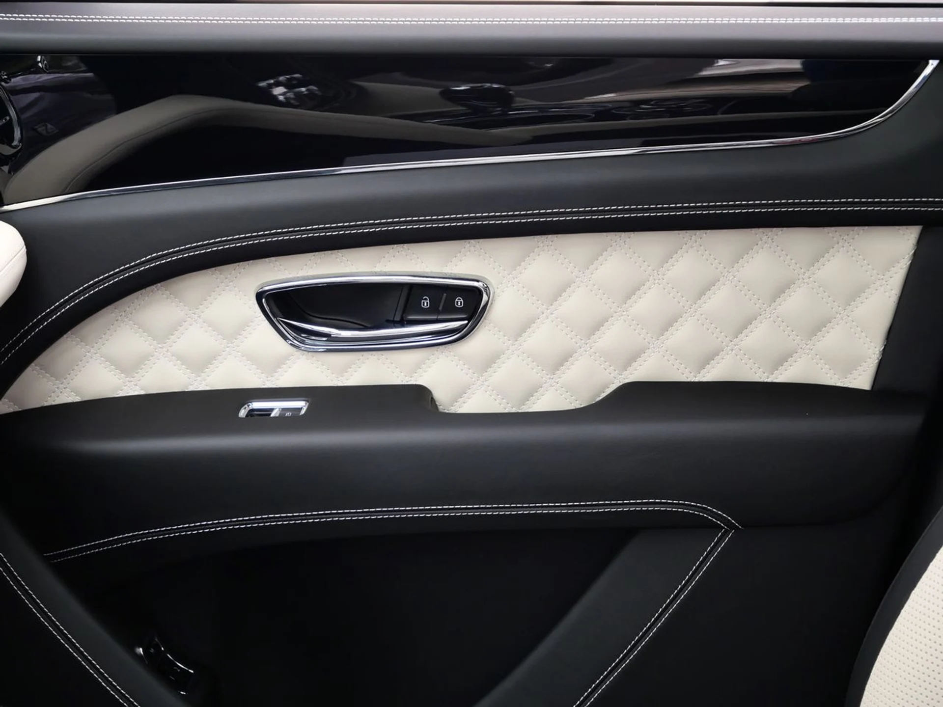 mph013_2749226190_18f3b206602187e13fc0a4da7544fa3fx_313b200930