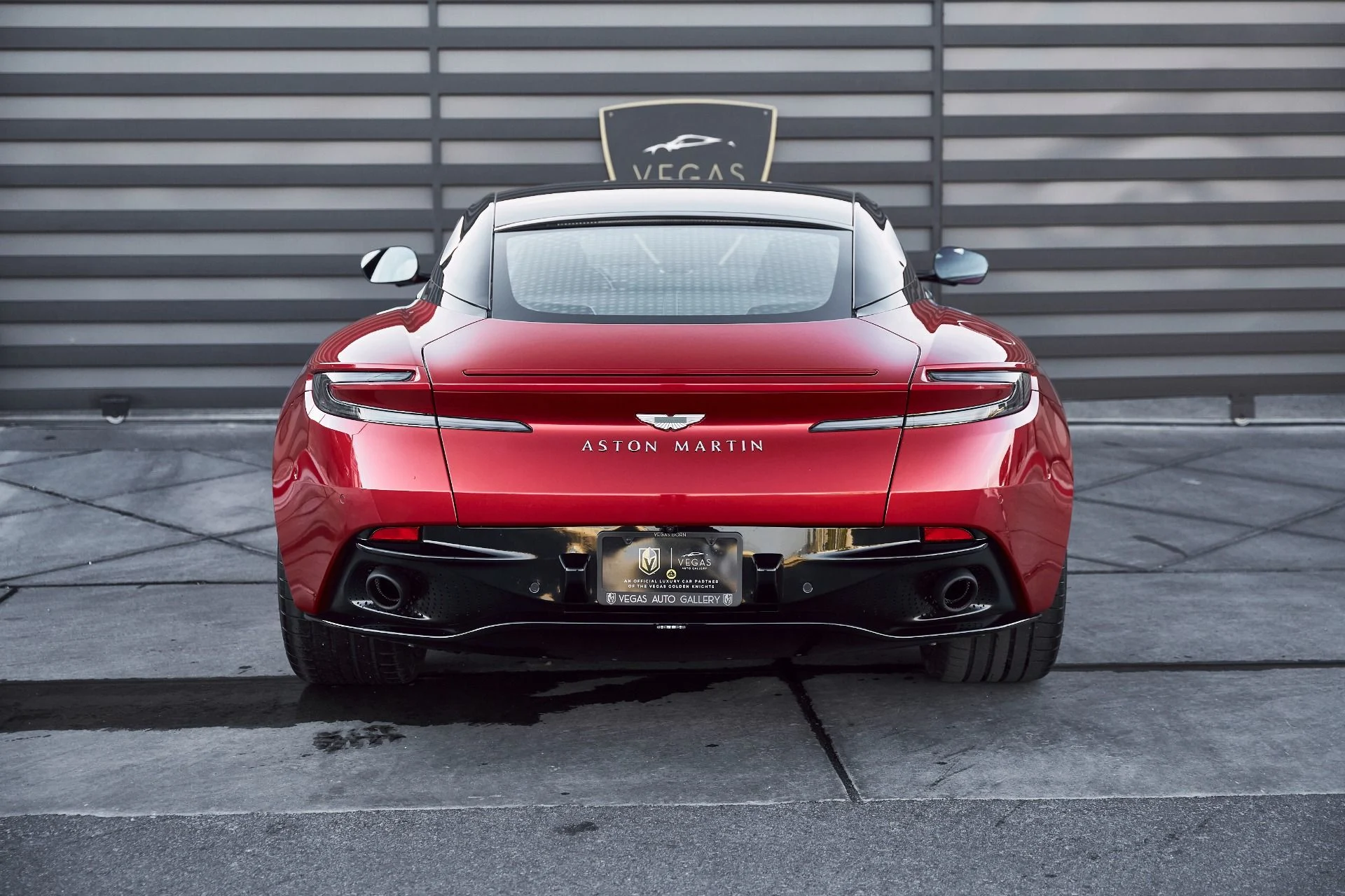 mph013_2752310454_Used_2024_Aston_Martin_DB_12_1767839995_1f04ca82e8