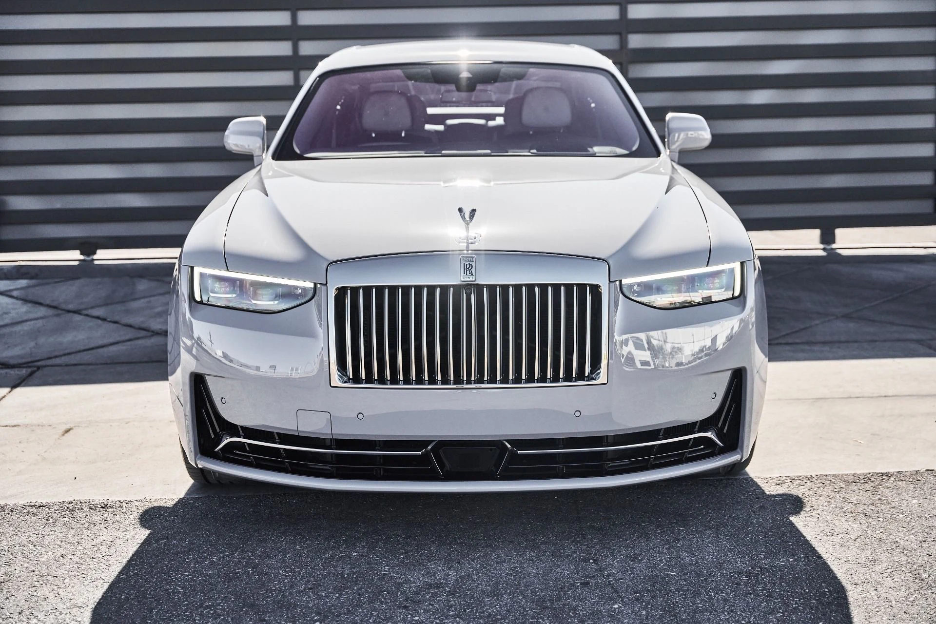 mph013_2754921472_Used_2025_Rolls_Royce_Ghost_Base_1780623248_793fd52de3
