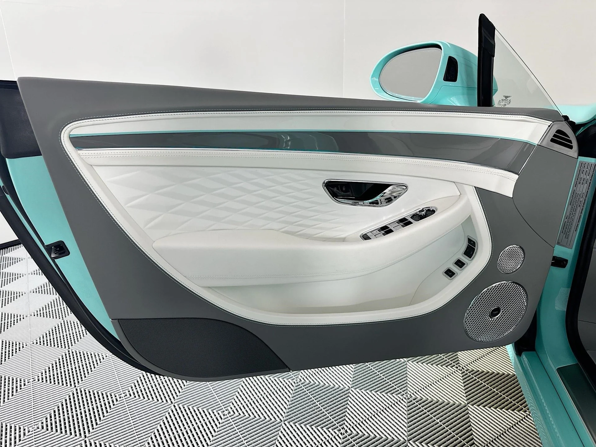 mph013_2755979391_14_03db390223