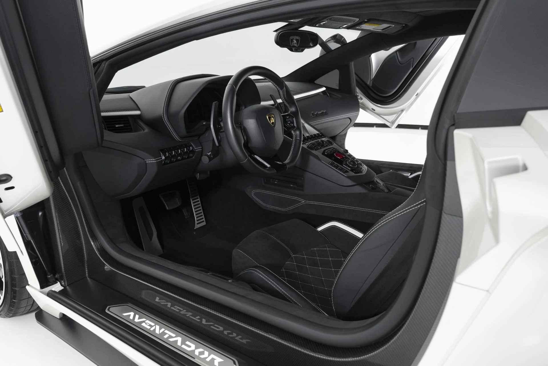 mph013_2756350619_Used_2018_Lamborghini_Aventador_LP_740_4_S_1752175712_56c1b9f8cf