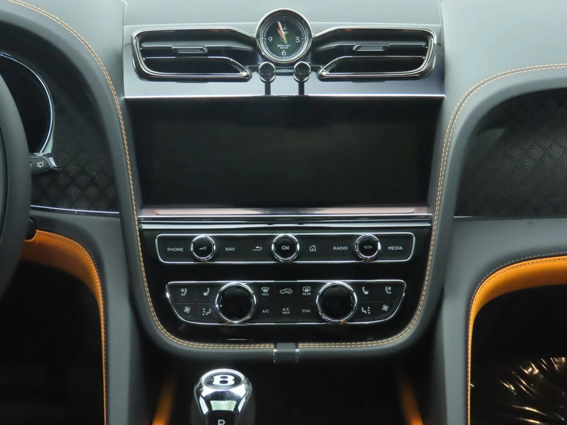 mph013_2756941144_new_2025_bentley_bentayga_v8awd_8119_22925566_14_1024_69ce8697fc