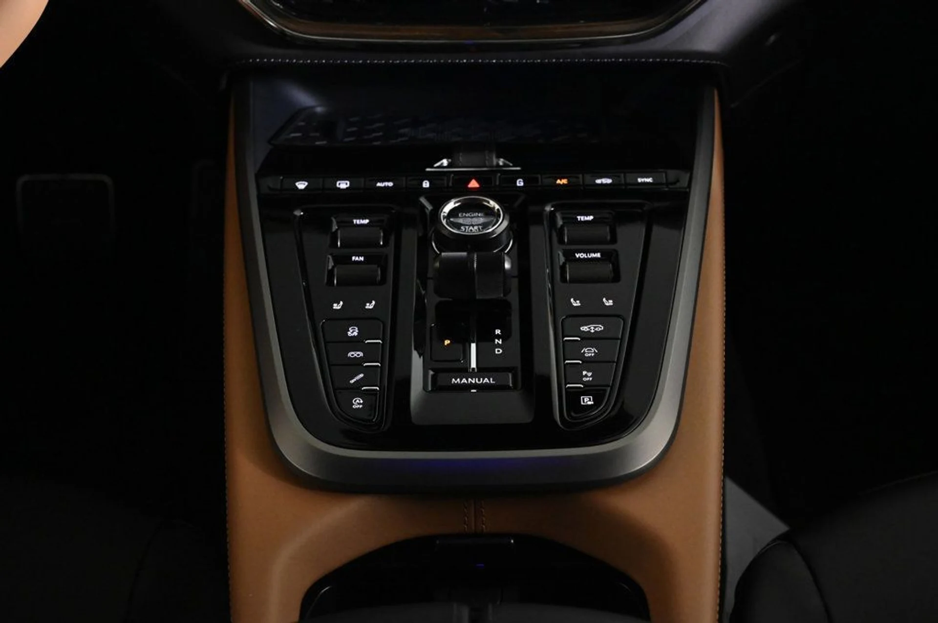 mph013_2759002599_new_2026_aston_martin_dbx_707awd_11350_22965881_13_1024_9db2c6b876