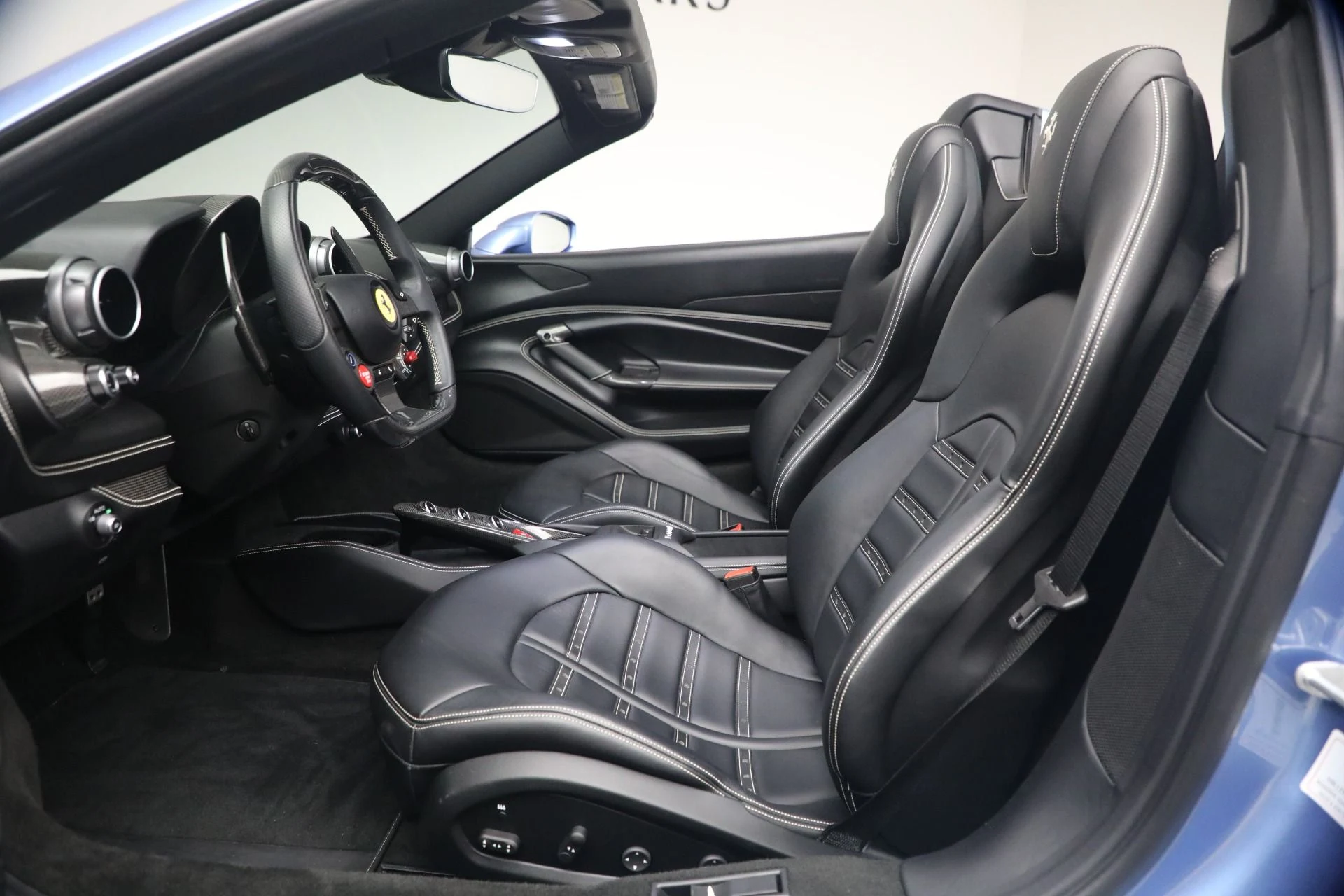 mph013_2764583554_Used_2021_Ferrari_F8_Spider_1782581149_3f71b4ef62