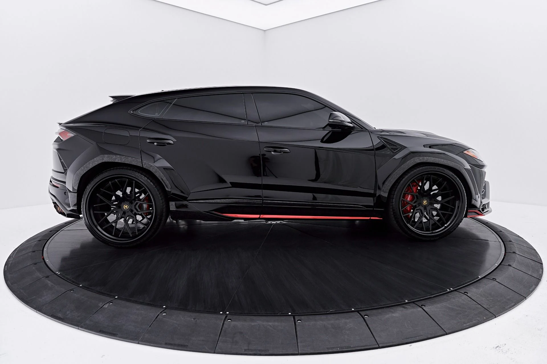 mph013_2764835334_Used_2022_Lamborghini_Urus_1788219522_b23e0e5768