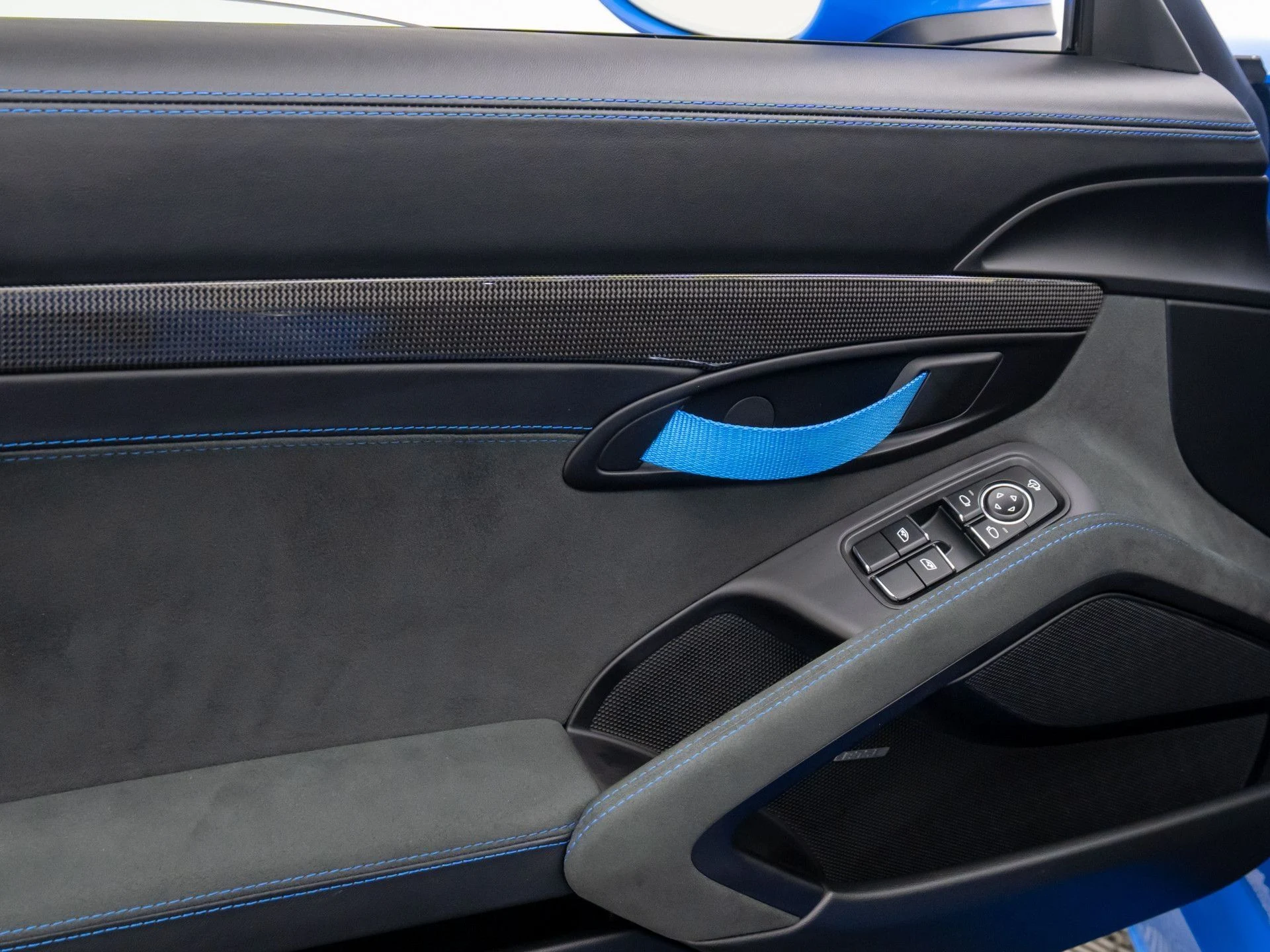 mph013_2766945888_b37c8422ddc1dc3992f555641119eef1x_033b014f0a