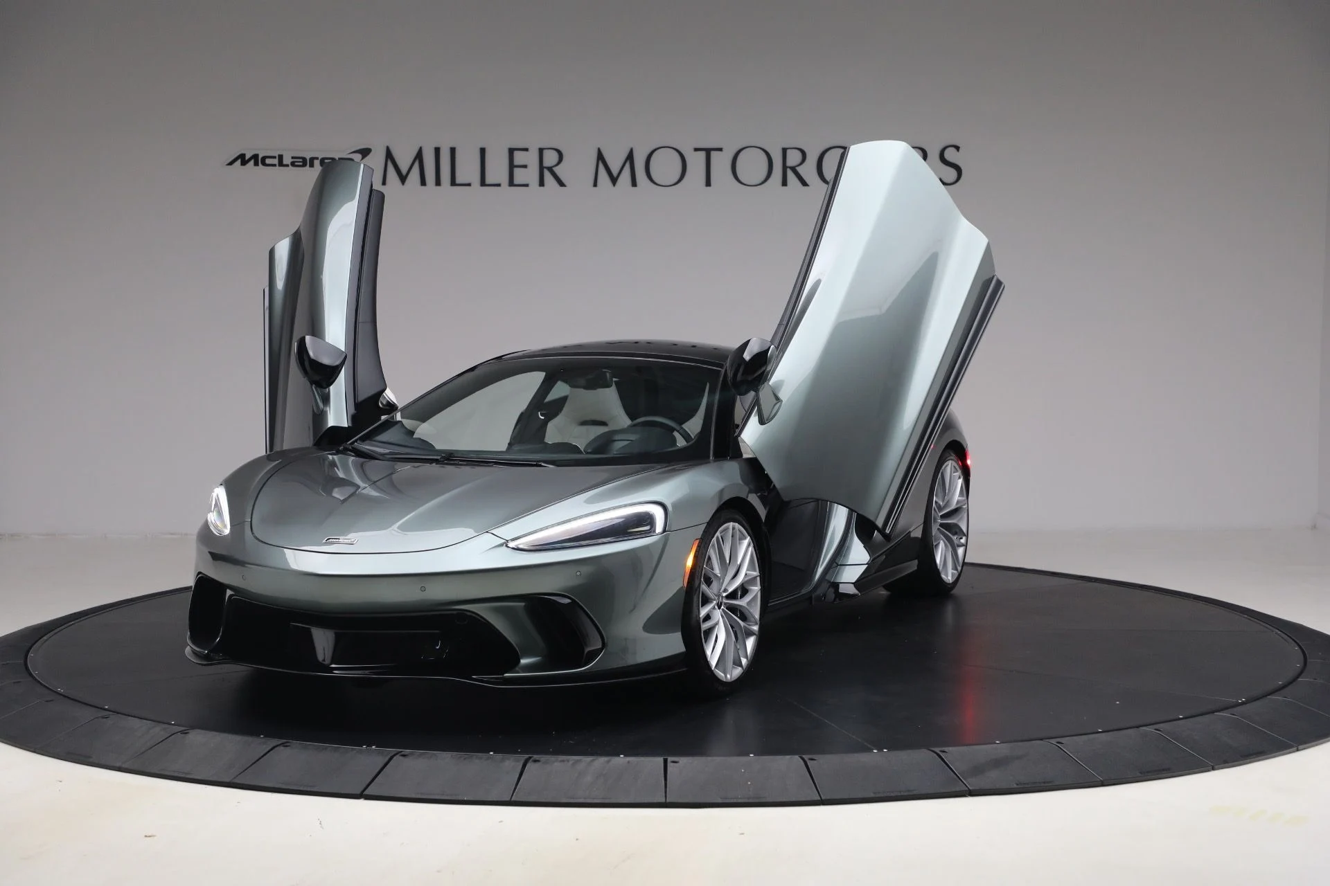 mph013_2768220224_New_2027_Mc_Laren_GTS_Tech_Lux_27a655040d