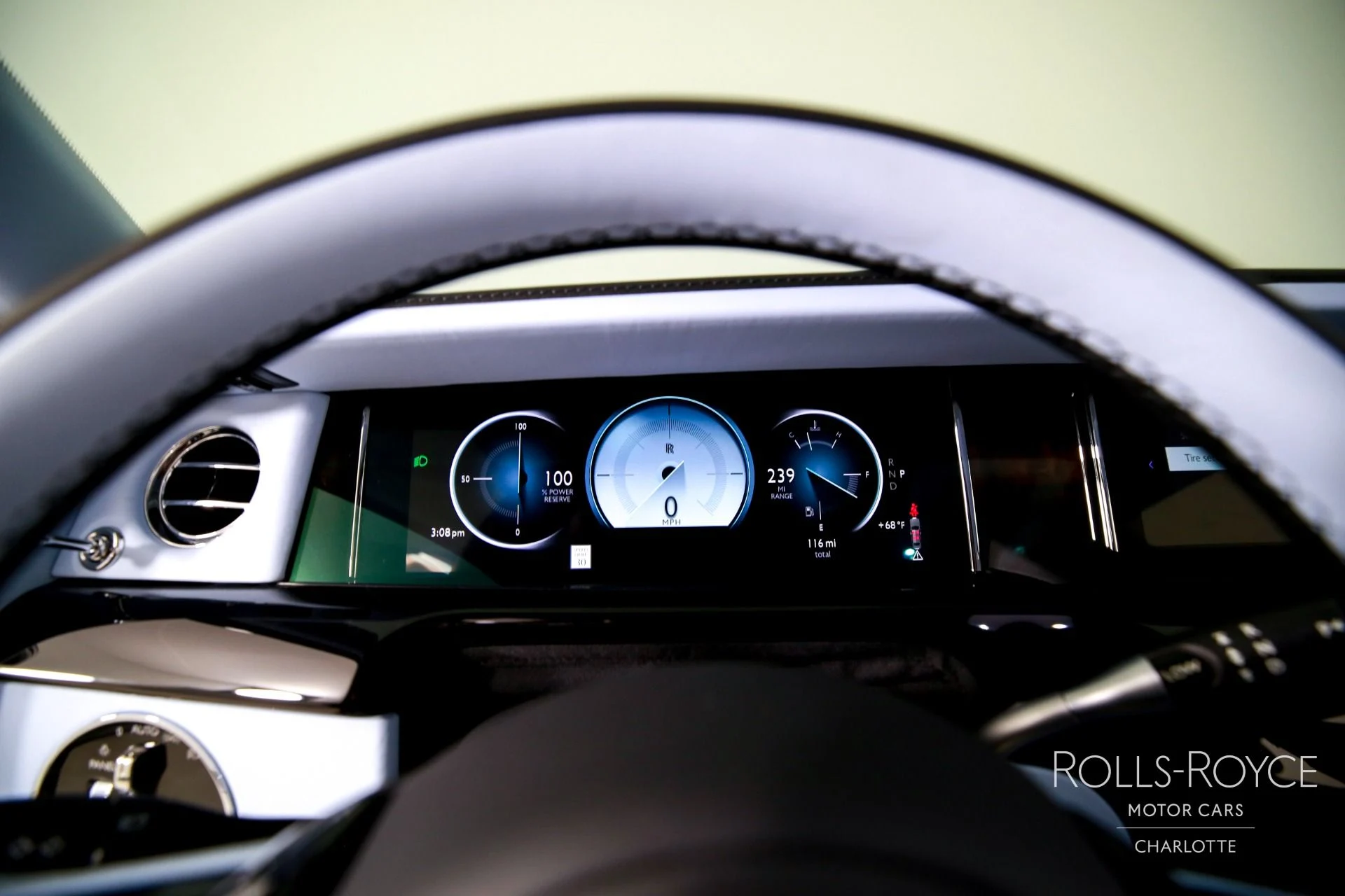 mph013_2770711471_Used_2026_Rolls_Royce_Phantom_1776091031_0790069324