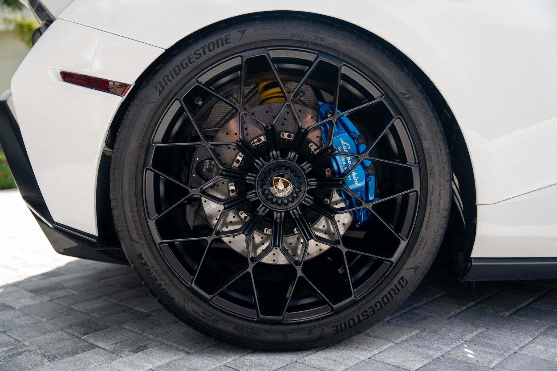 mph013_2785714510_Used_2021_Lamborghini_Huracan_STO_1787070197_27cbf7a250
