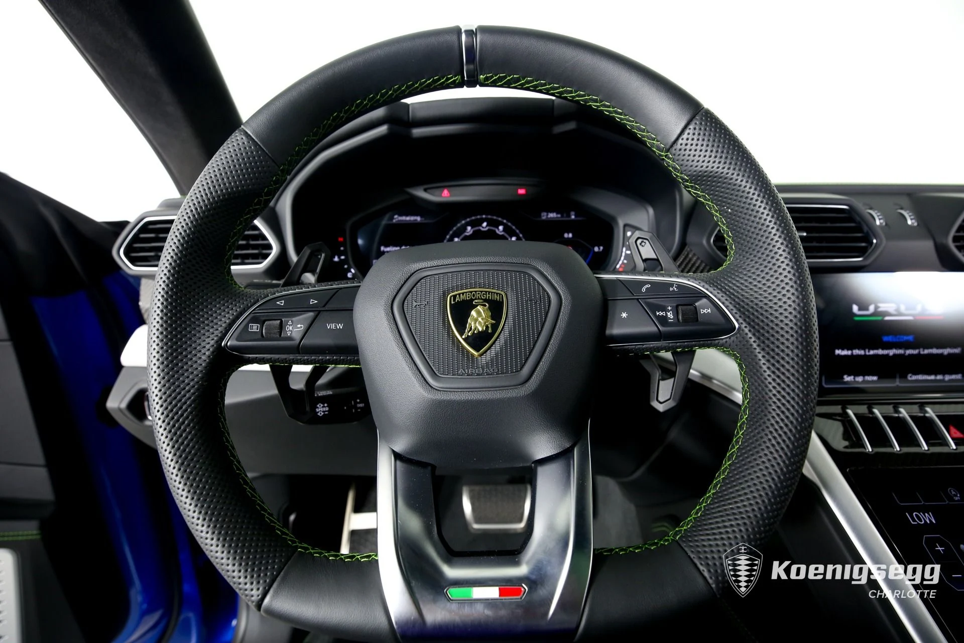 mph013_2795460661_Used_2022_Lamborghini_Urus_1696532519_0b3e2b0b67