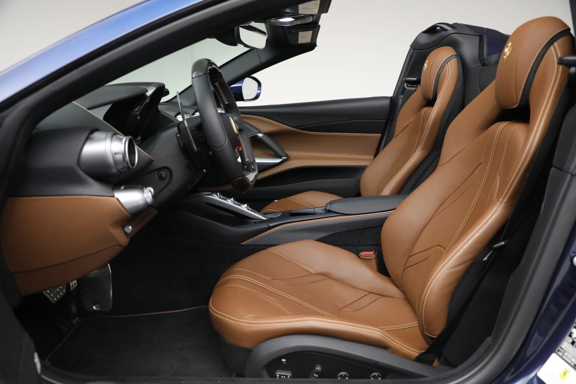 mph013_2800174598_Used_2022_Ferrari_812_GTS_1761676102_8de9e91af8