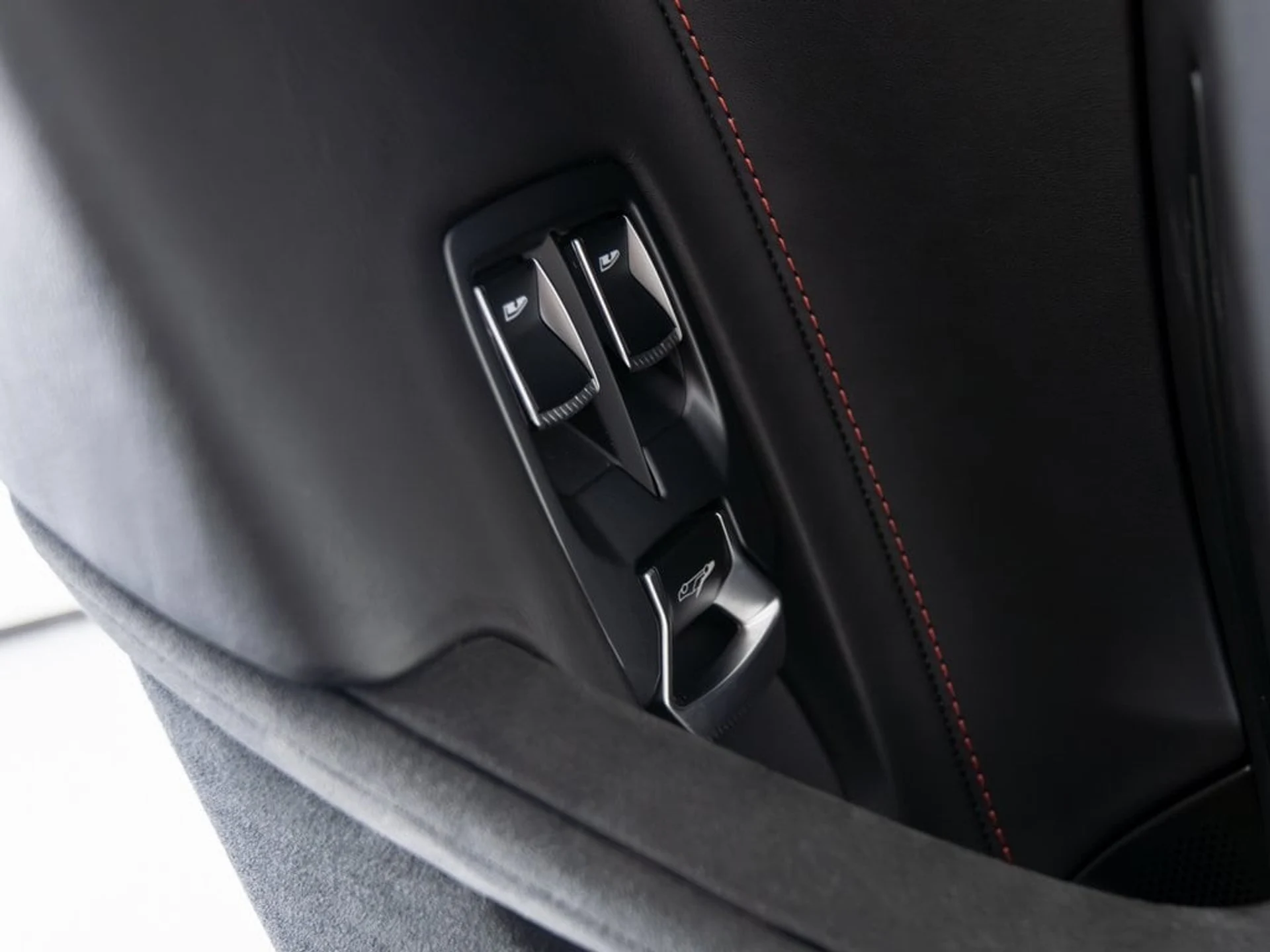 mph013_2802238439_ef5fa16dd01a5f4b727a04455eb81686x_d470a410a9