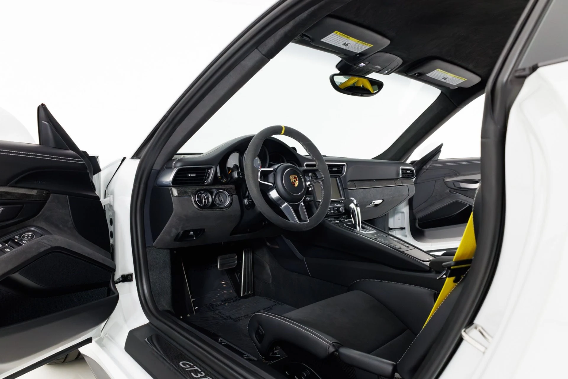 mph013_2812639074_Used_2016_Porsche_911_GT_3_RS_1775150676_f5f3336dab