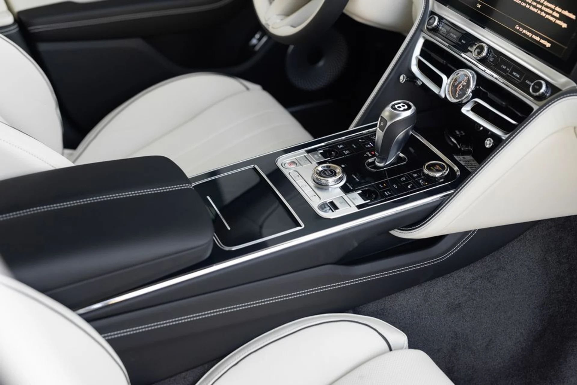 mph013_2813644889_65ff9d591632779dfa9306c9d06c9e98x_00639f9a54