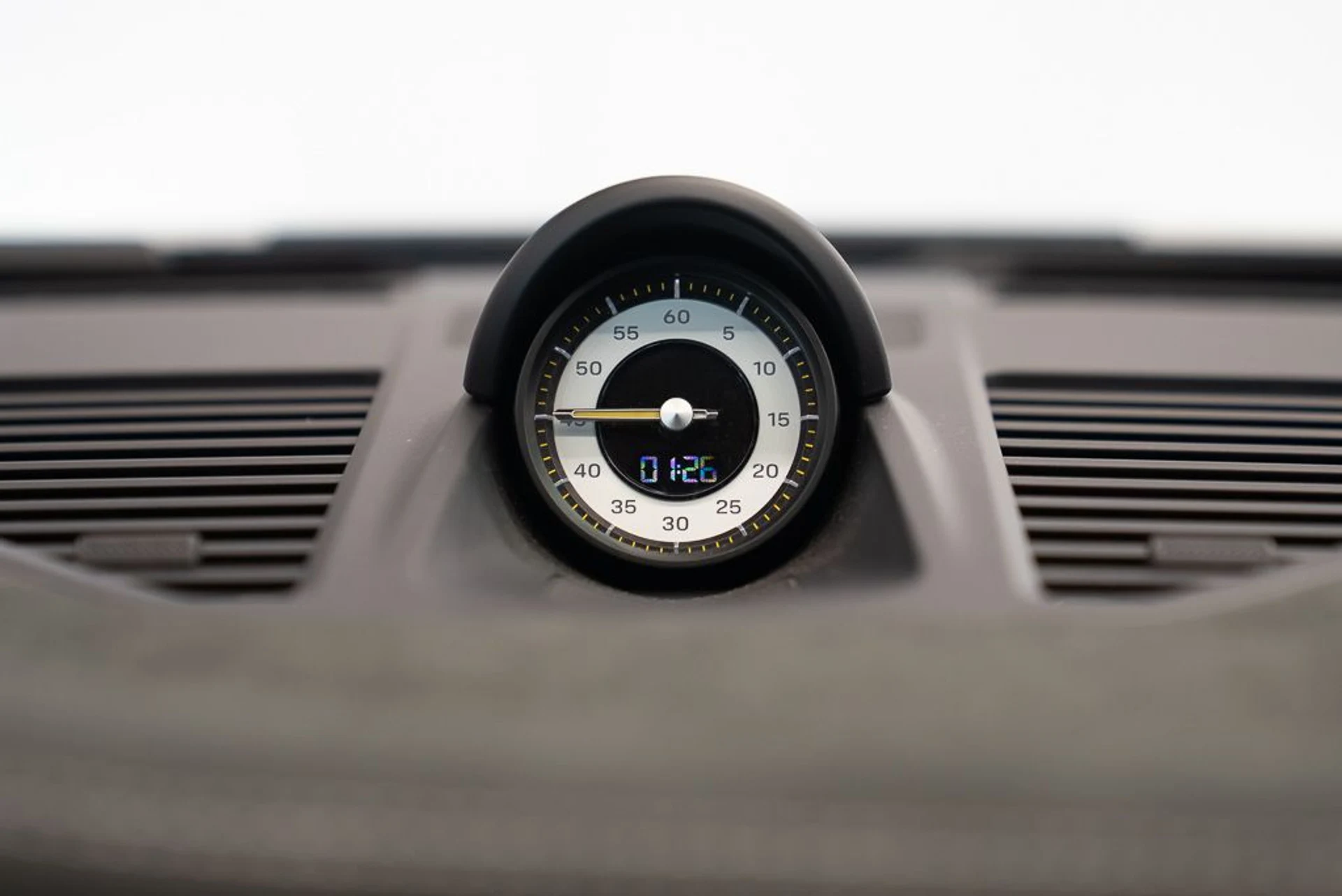 mph013_2814748083_porsche_911_2024_2a9273d346