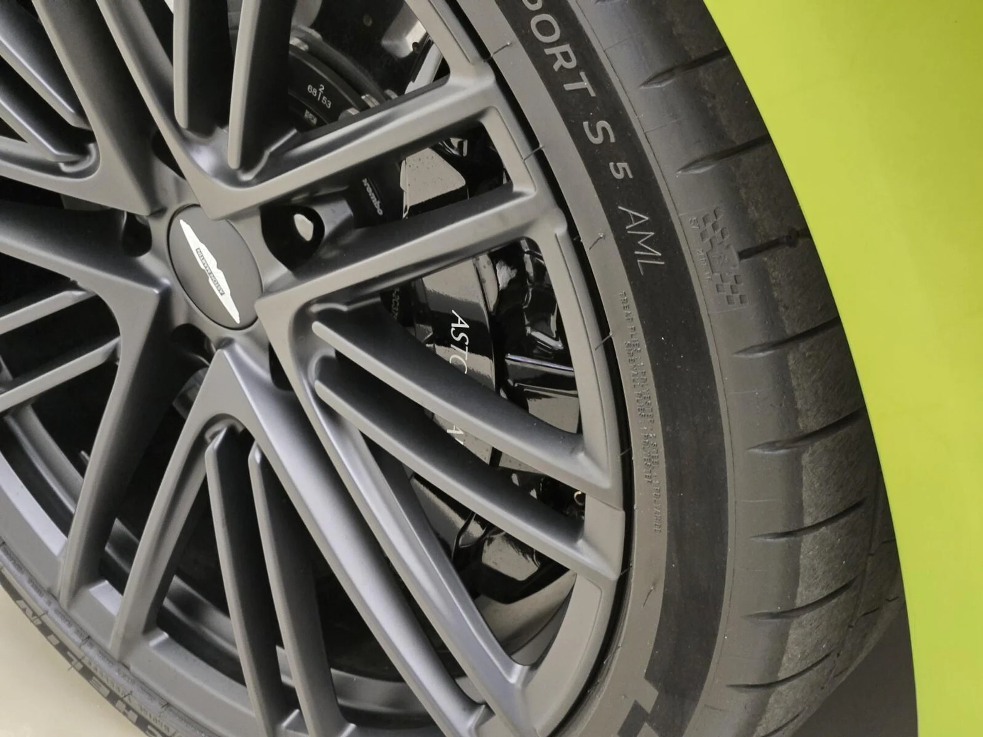 mph013_2814913751_Used_2024_Aston_Martin_DB_12_1771052411_02e9e6236d