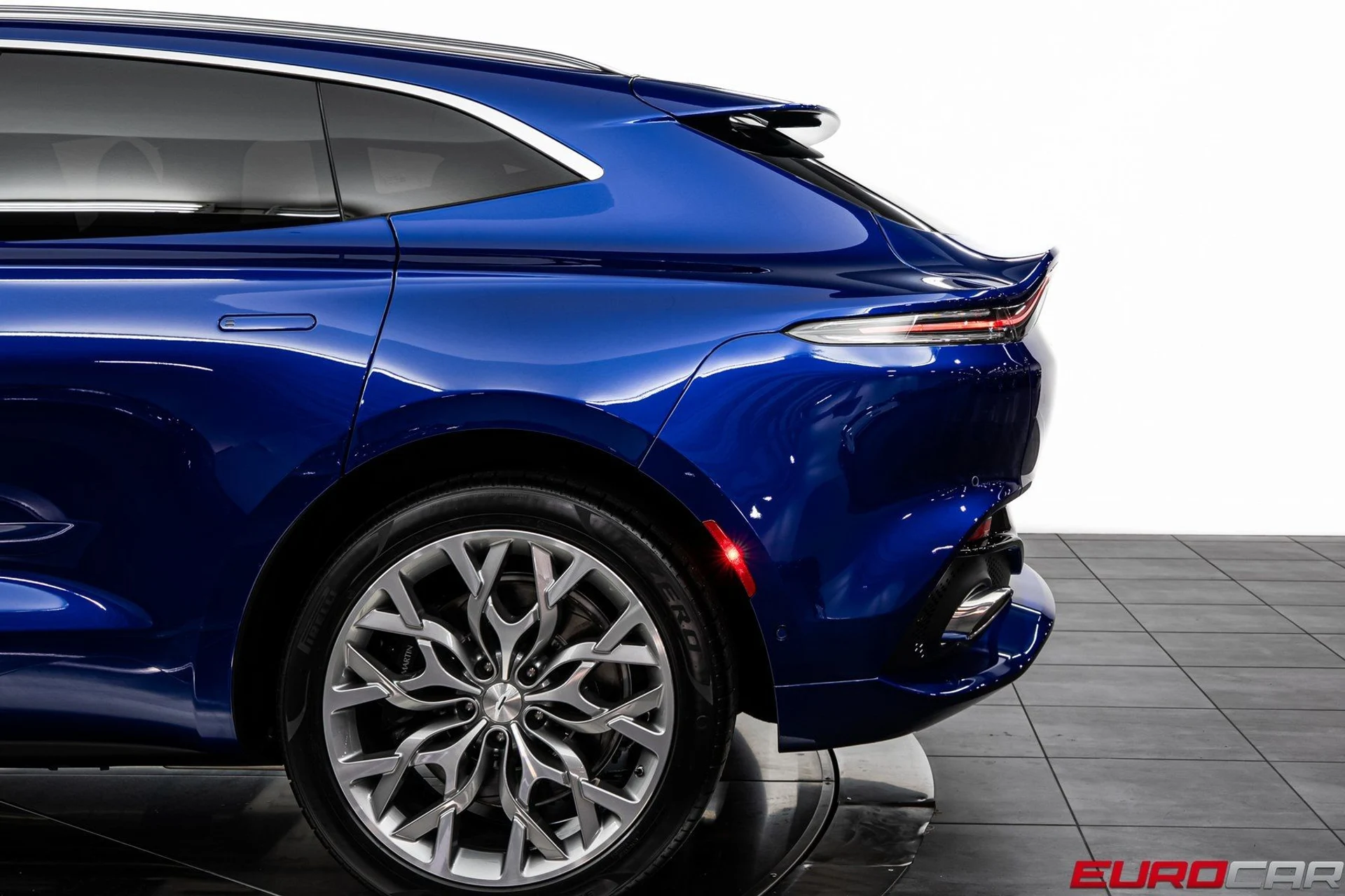 mph013_2815956883_image_14_db675af42b