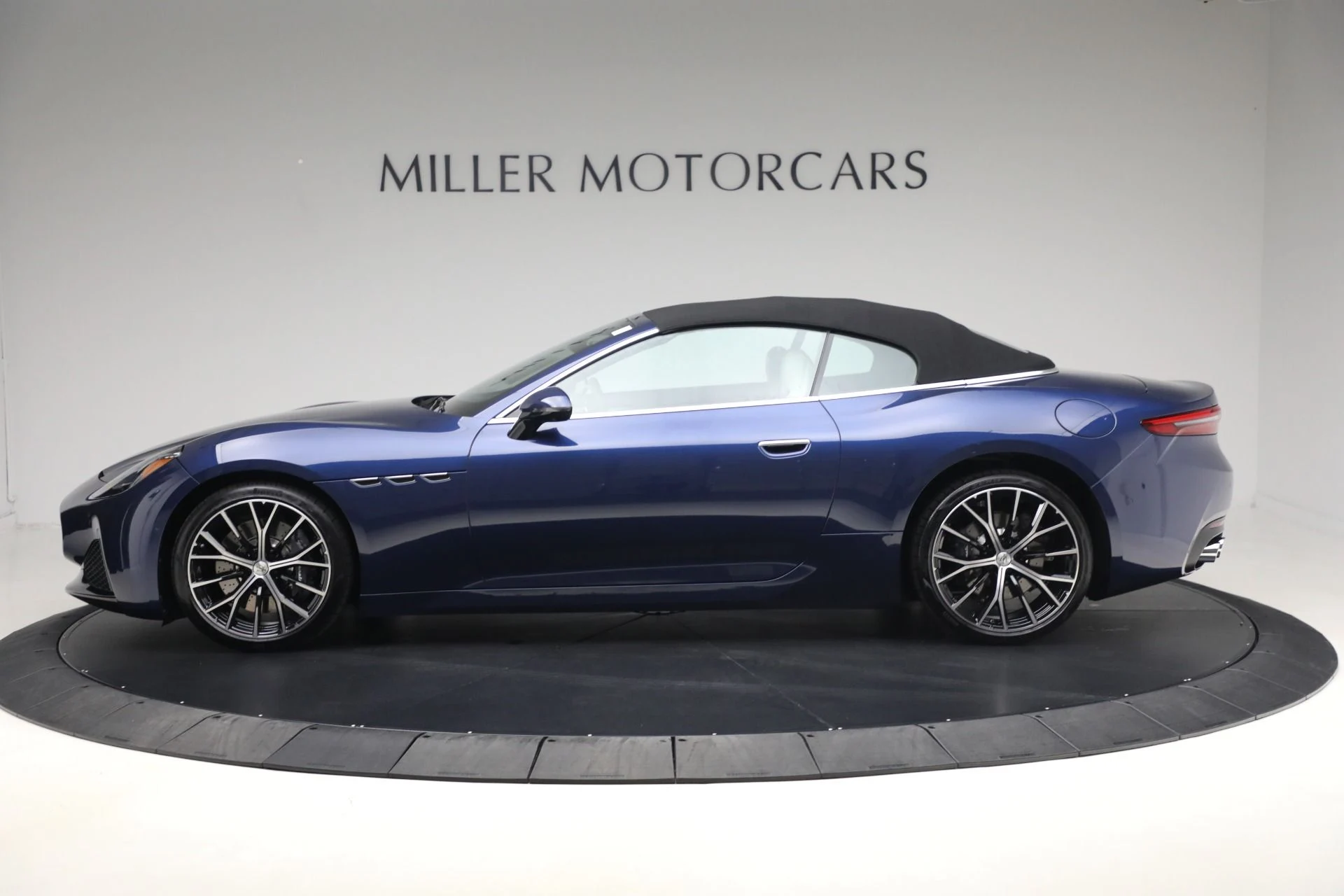 mph013_2816941397_New_2026_Maserati_Gran_Cabrio_Modena_1760548324_128f758980