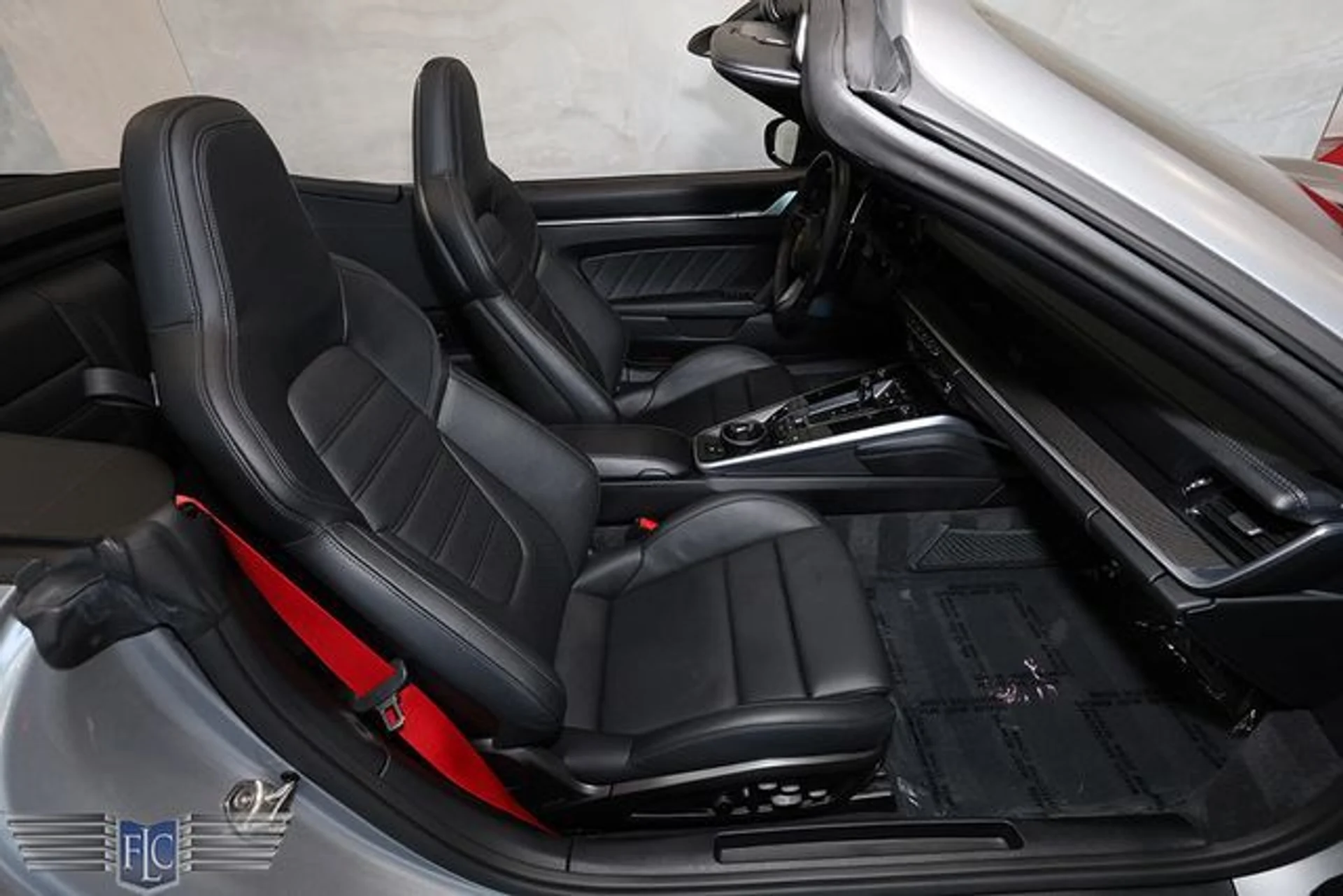 mph013_2817090419_used_2025_porsche_911_turboscabriolet_9689_23063481_18_640_a30d296751