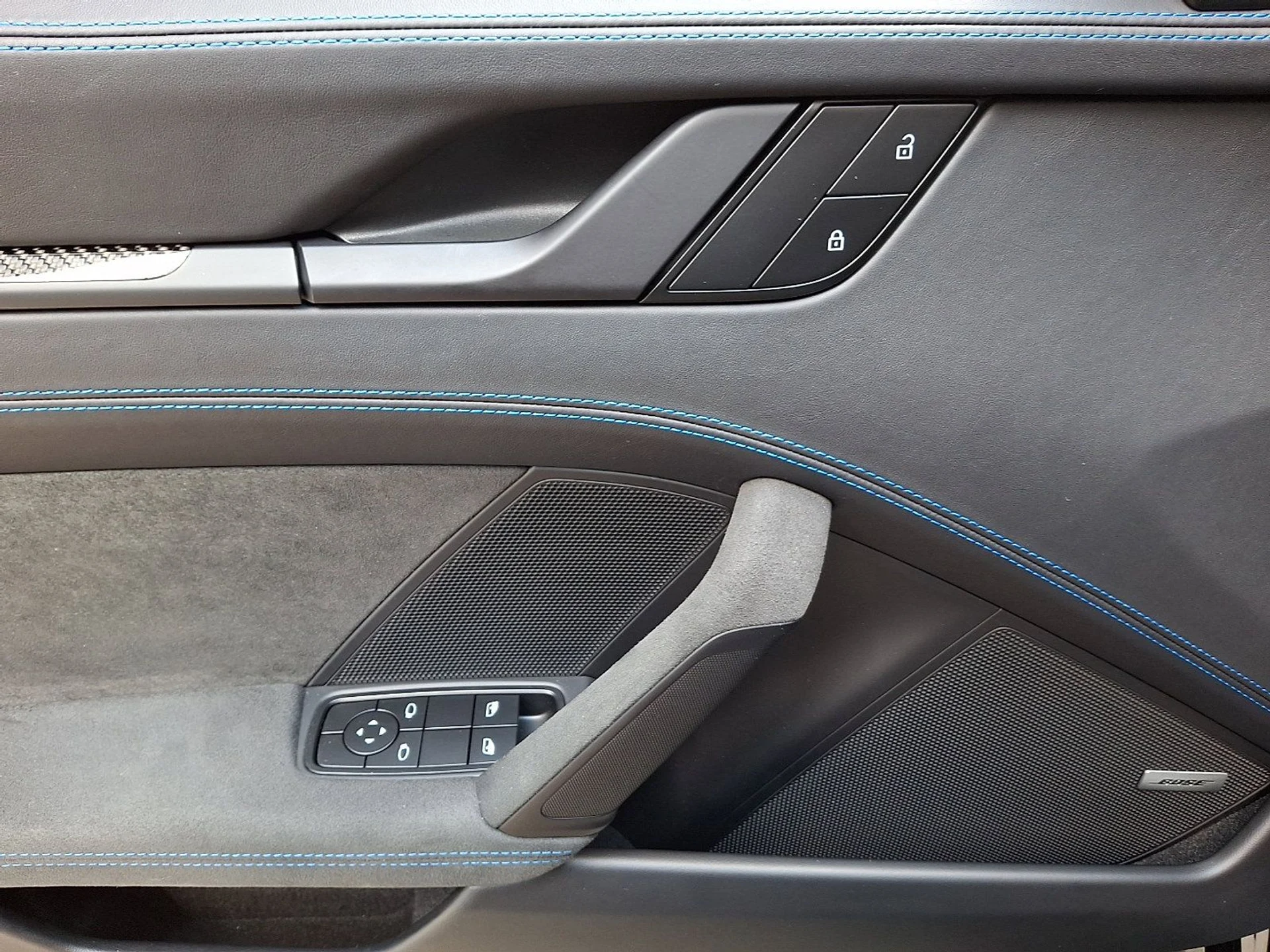 mph013_2821552001_3f908aeeae85e00f6d12d39d11305710_930cd38479